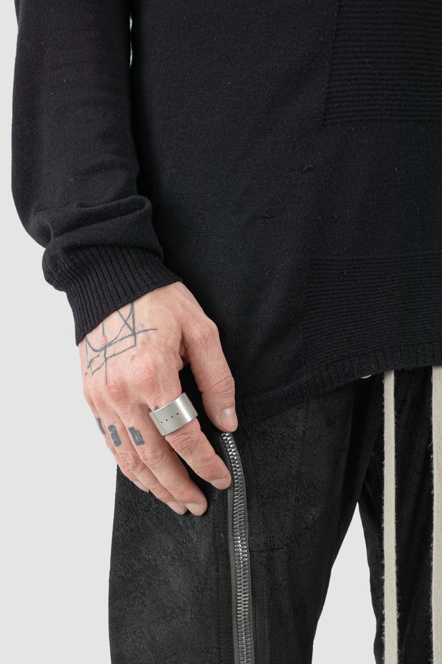 Parts of Four – Dirty Sterling Silver 4 Hole Sistema Ring 17 mm - Model view - MONO-KROM Gallery
