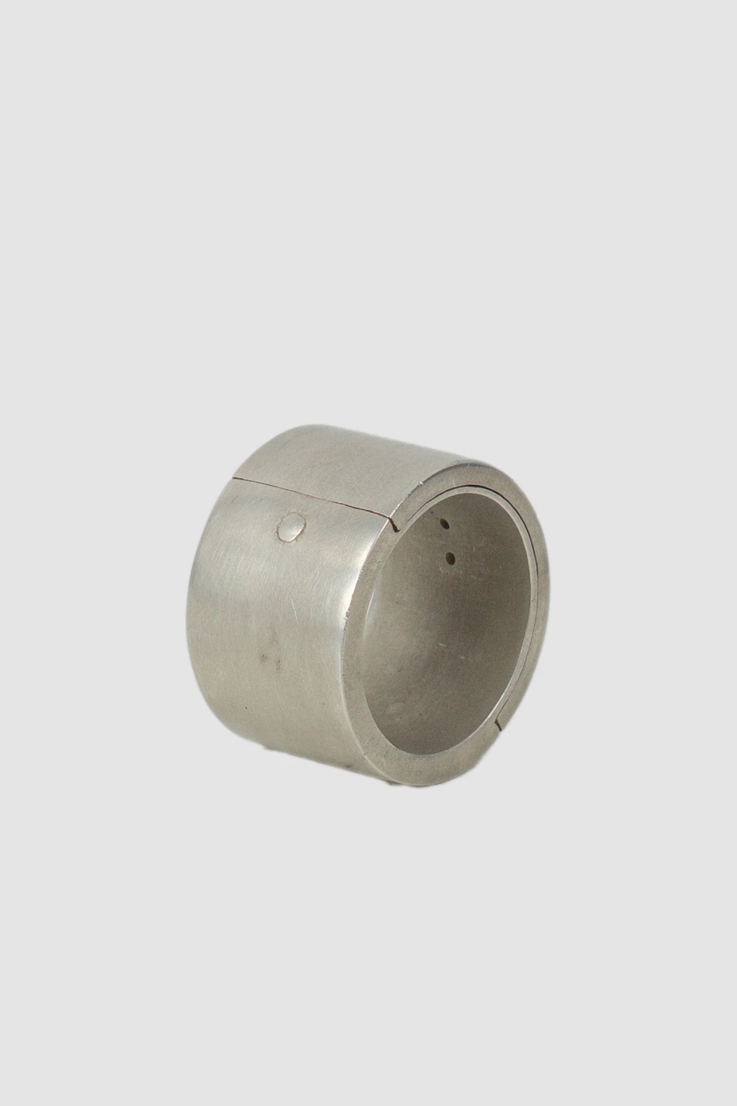 Parts of Four – Dirty Sterling Silver 4 Hole Sistema Ring 17 mm - standing back right view