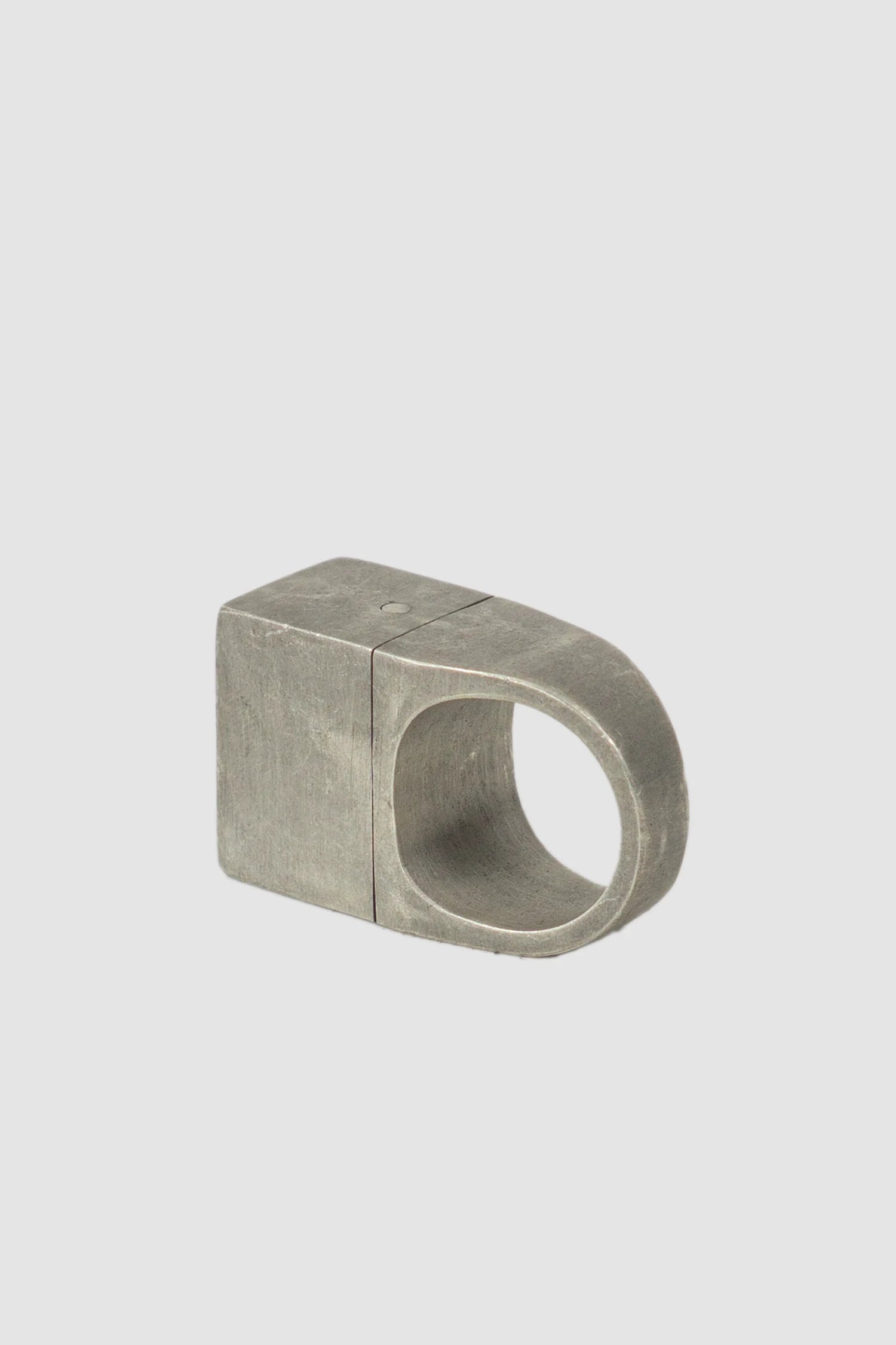 Parts of Four – Dirty Sterling Silver Cube Geo Ring 17 mm - lying back left view