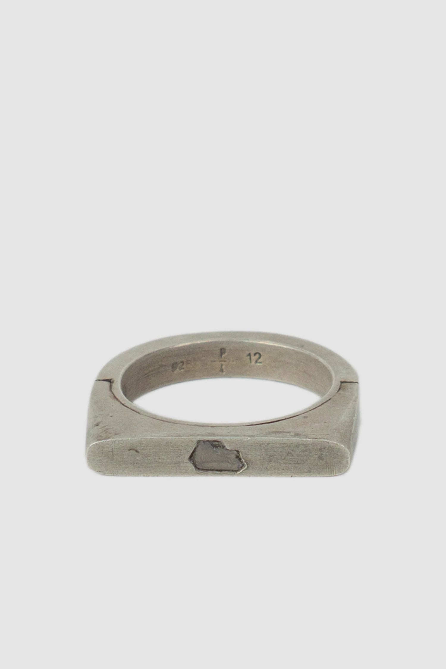 Parts of Four – Dirty Sterling Silver Rough Diamond Slab Sistema Ring 4 mm - flat view - MONO-KROM Gallery