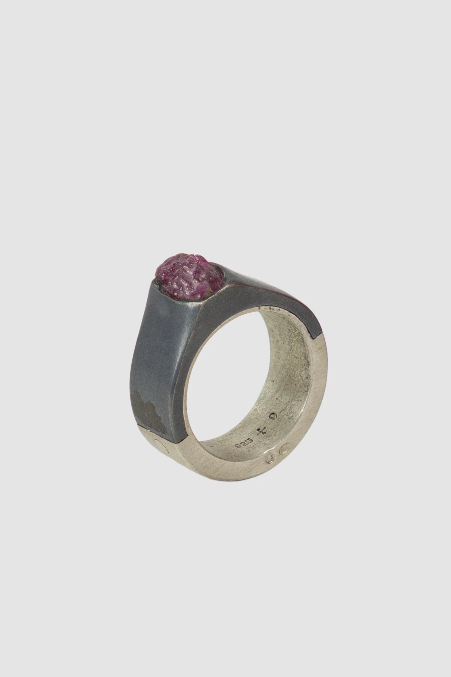 Parts of Four – Matte Black Sterling Silver Ruby Slab Sistema Ring 9 mm - standing left view