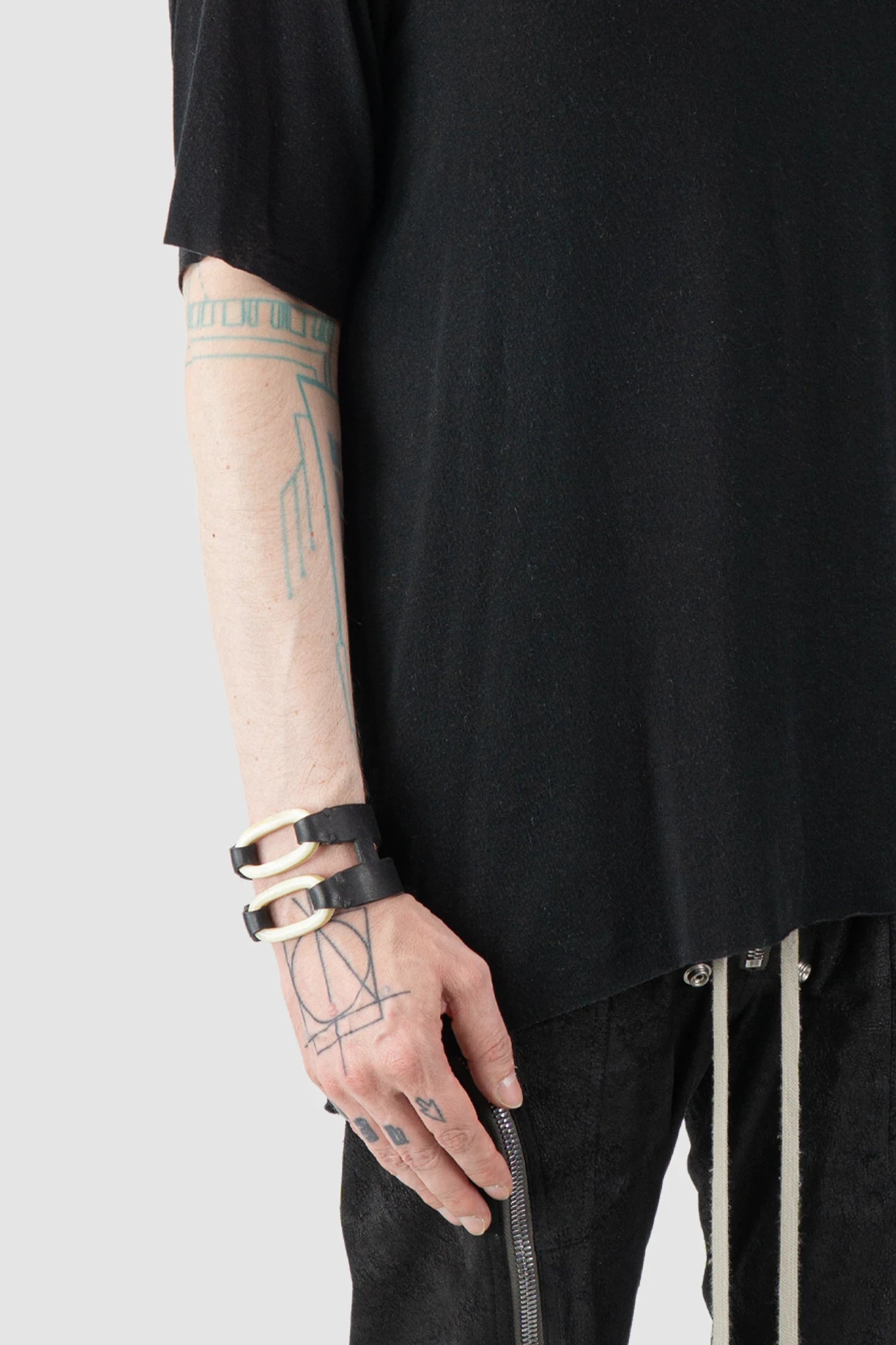 Parts of Four - Matte Bone Brass Leather Link Gauntlet Bracelet 50 mm - Model fit view - MONO-KROM Gallery