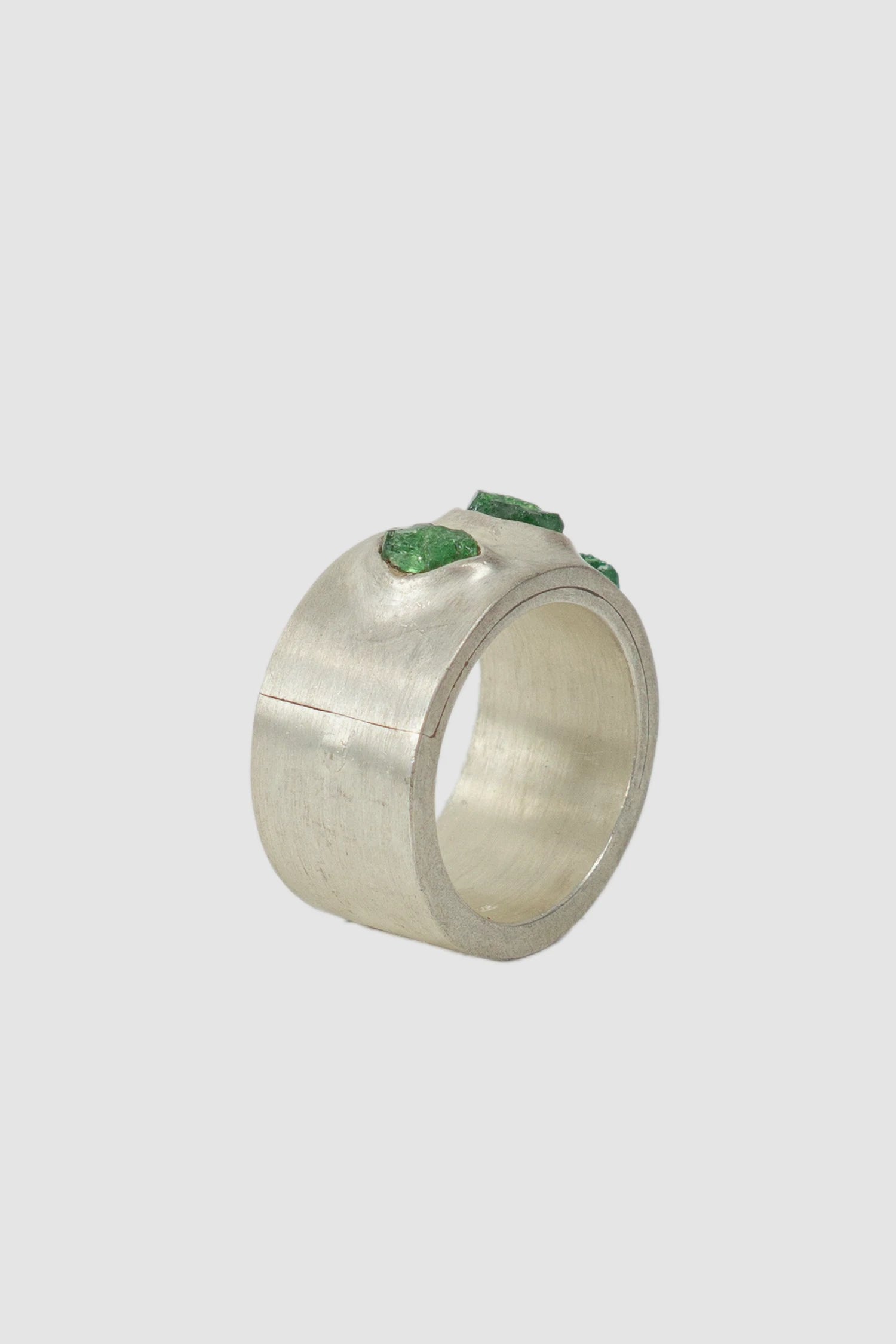 Parts of Four – Matte Sterling Silver Green Garnet Sistema Ring 17 mm - standing back right view