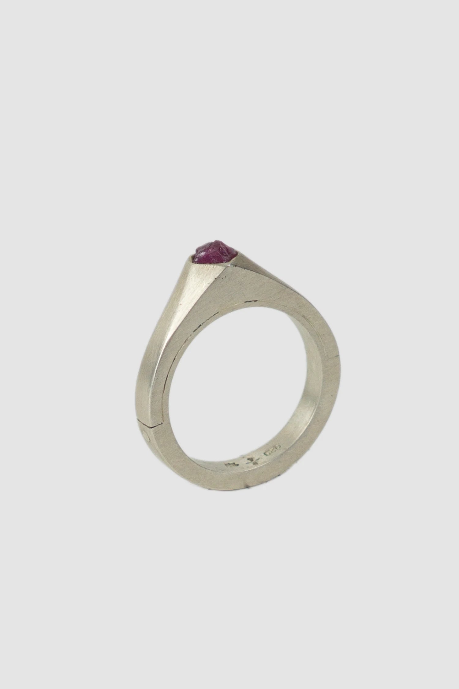 Parts of Four – Matte Sterling Silver Ruby Slab Sistema Ring 4 mm - standing left view