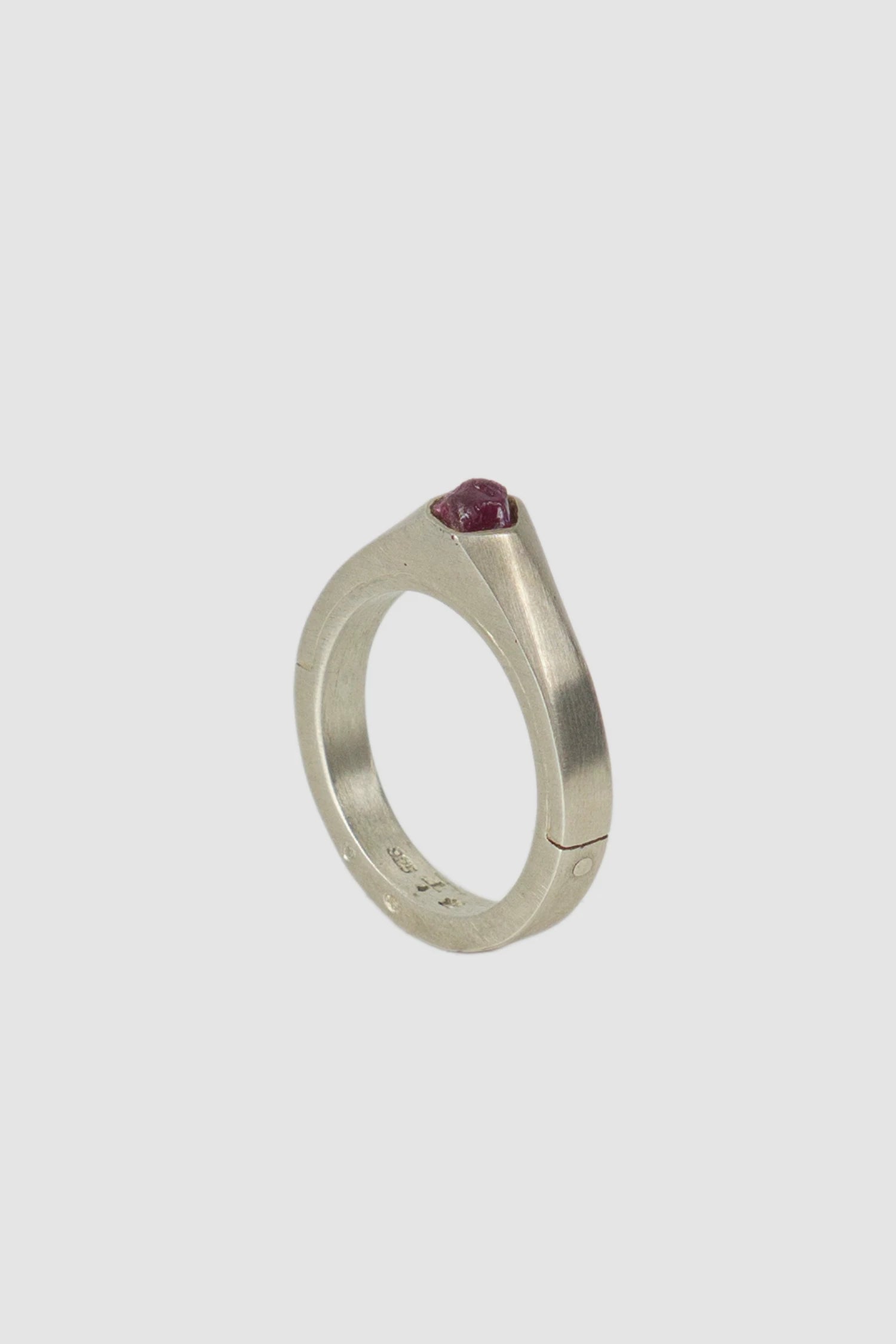 Parts of Four – Matte Sterling Silver Ruby Slab Sistema Ring 4 mm - standing right view