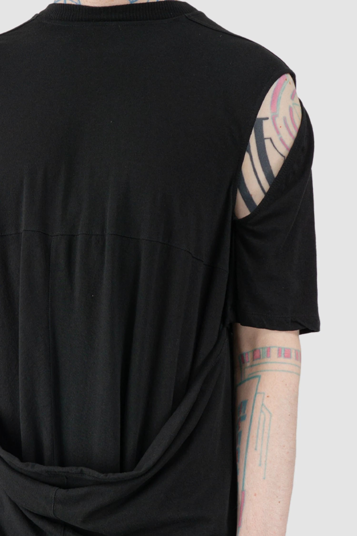 Rick Owens - Black Double Wrap-Up Cyclops T-Shirt SS16 "Cyclops" - shoulder detail view