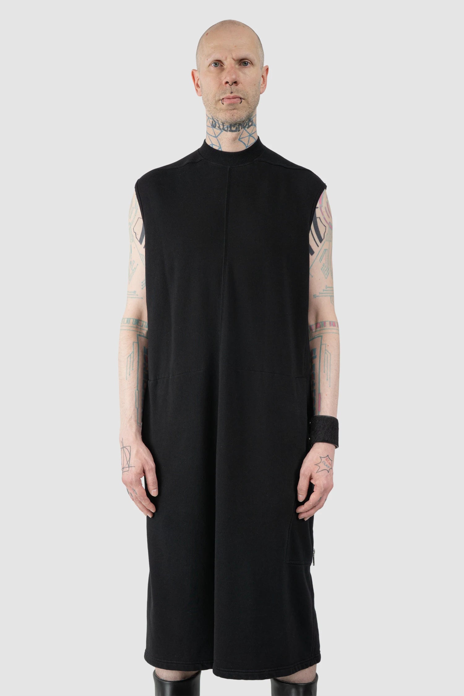 Rick Owens DRKSHDW - Black Felpa Moody Body Bag FW14 "Moody" - model front view