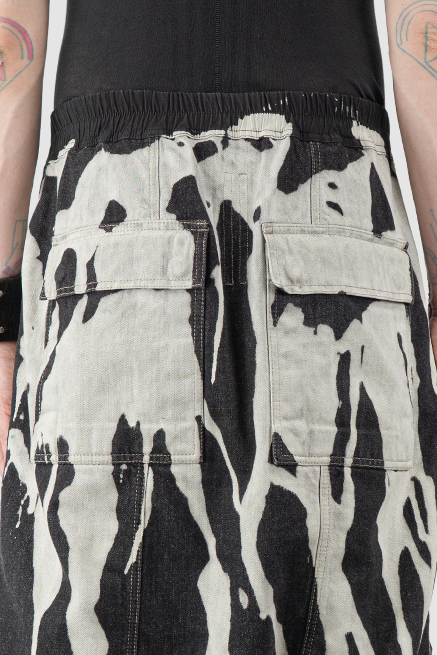 Rick Owens - Vomit Bleached Denim Pod Shorts FW16 "Mastodon" - back detail view