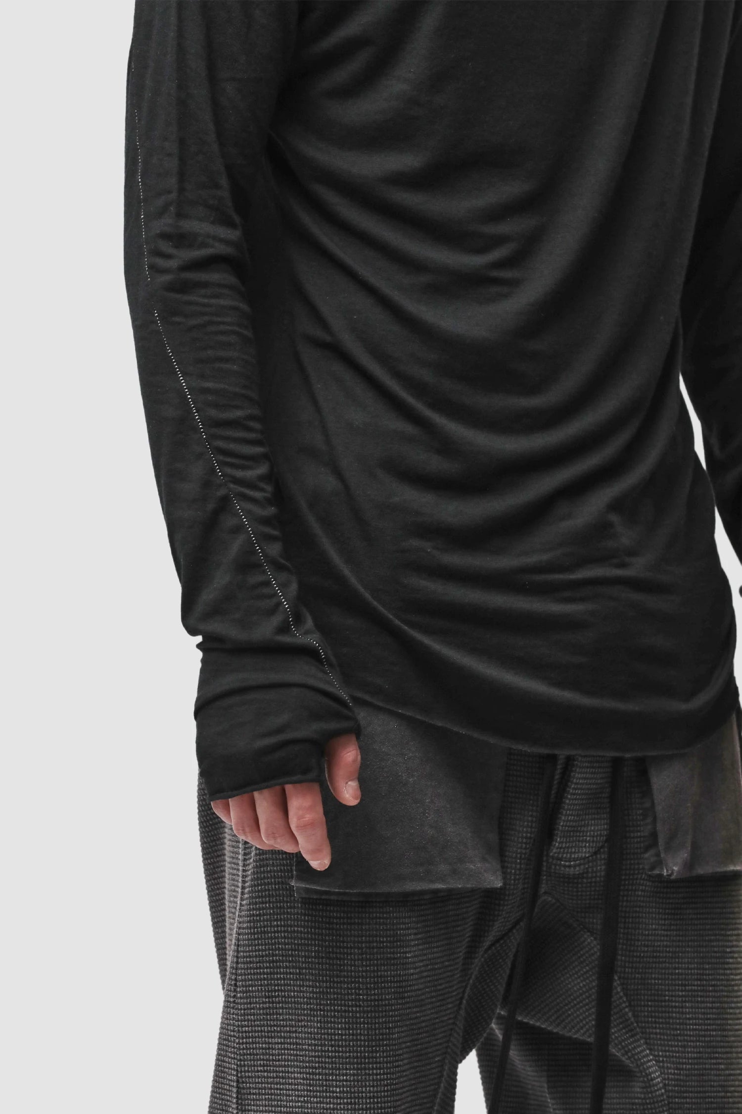 Thom Krom - Men’s Black Cashmere Blend Turtleneck Long Sleeve M-TS-979 hem detail view
