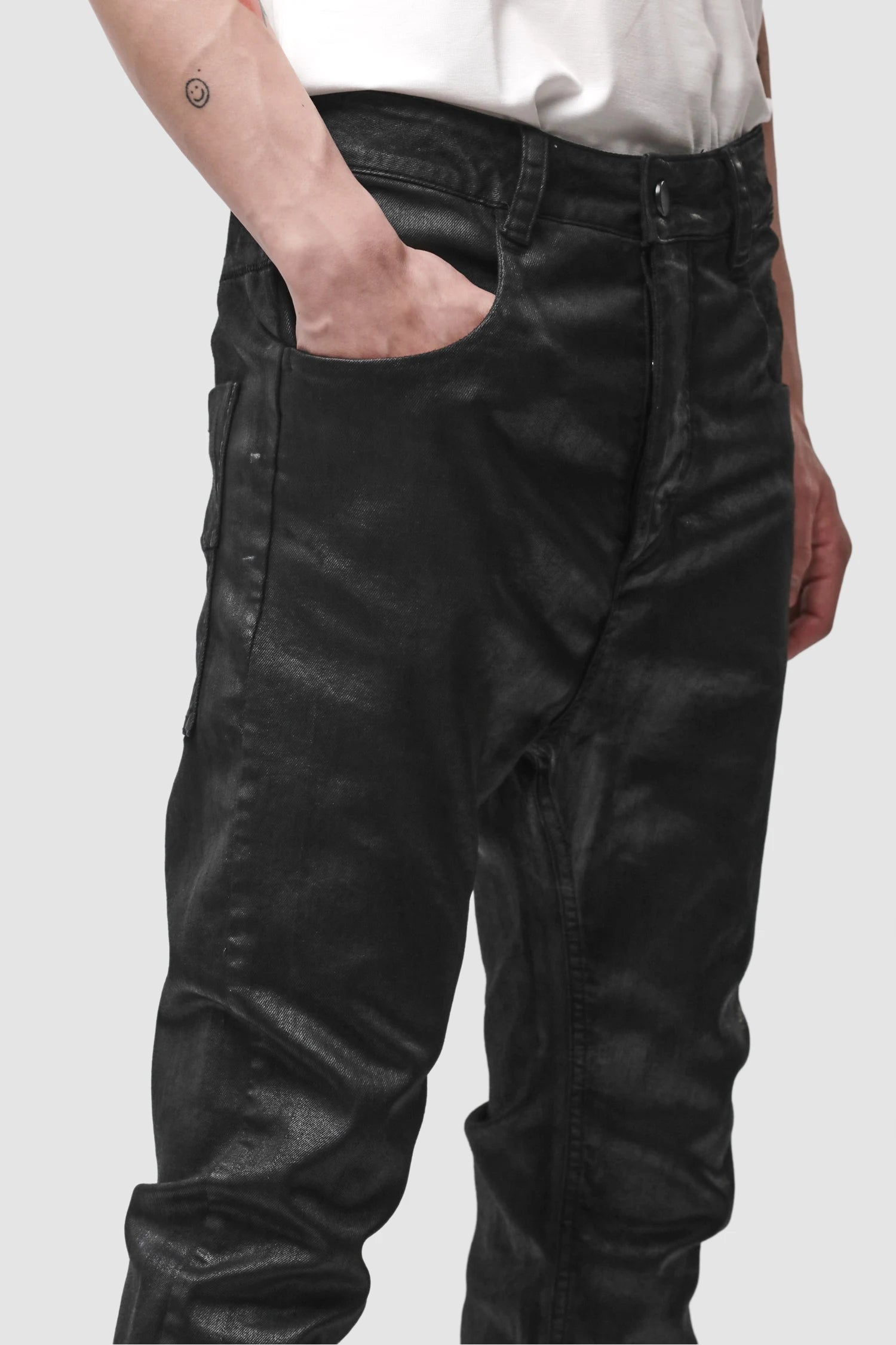 Thom Krom - Men’s Black Coated Slim Fit Denim Jeans M-T-107 pocket detail view