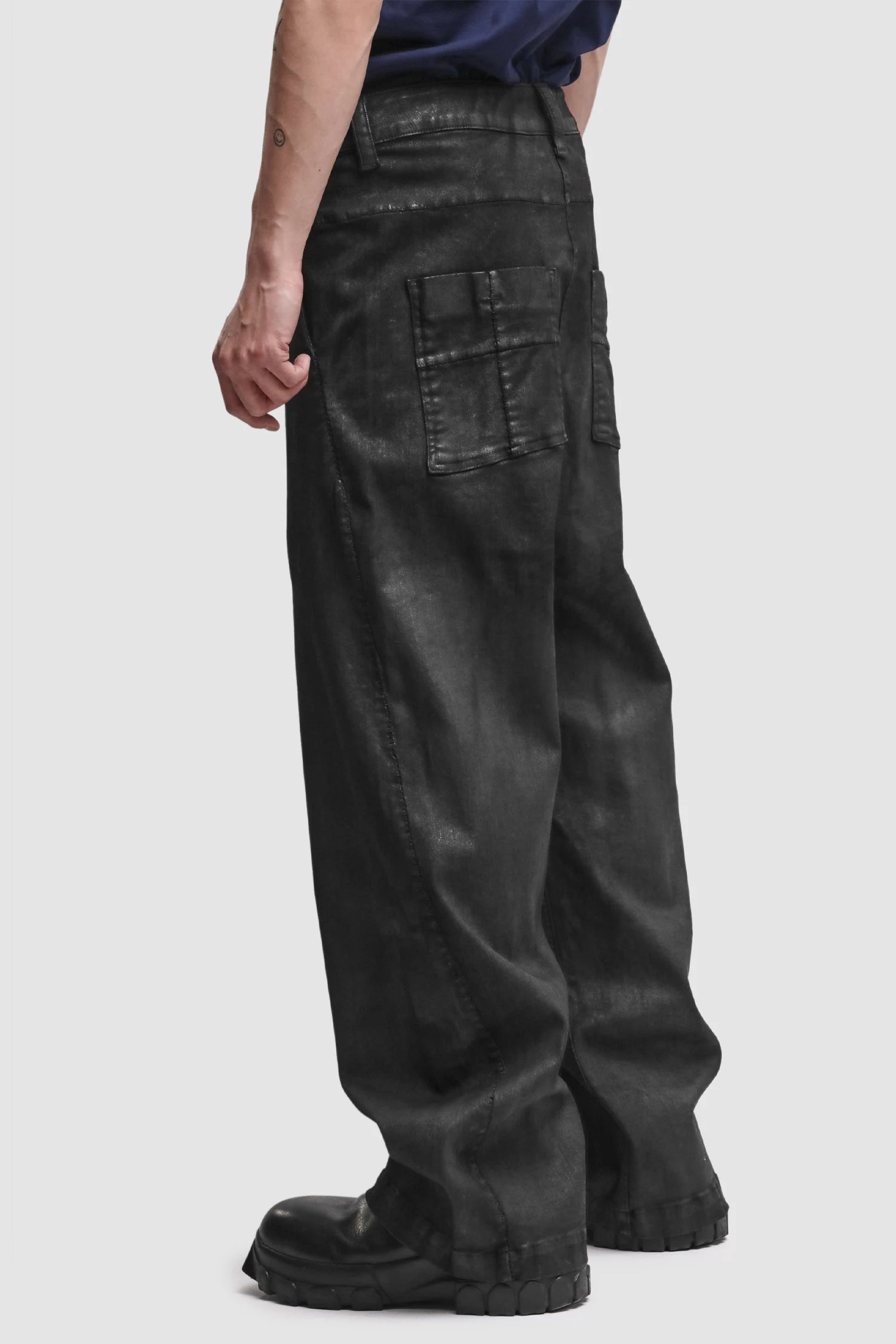 Thom Krom - Men’s Black Coated Wide Leg Denim Jeans M-T-108 model side view