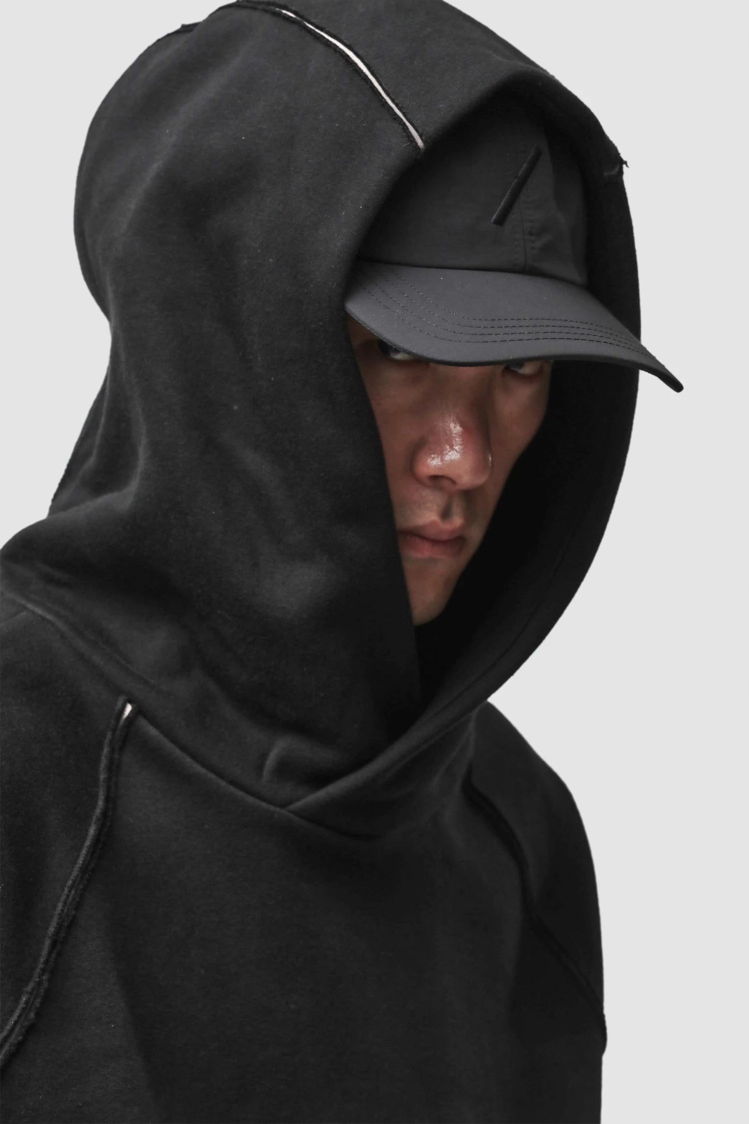Thom Krom - Men’s Black Contrast Line Cotton Hoodie M-S-193 hood detail view