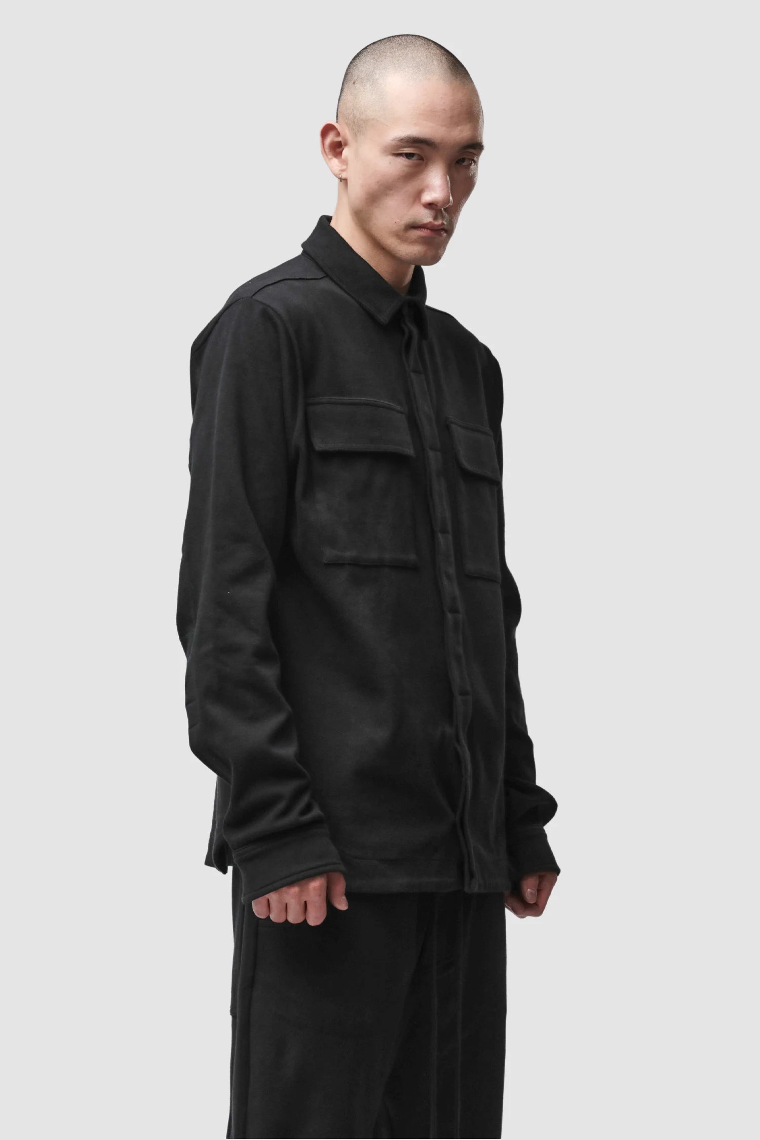Thom Krom - Men’s Black Cotton Jersey Overshirt M-H-183 model side view