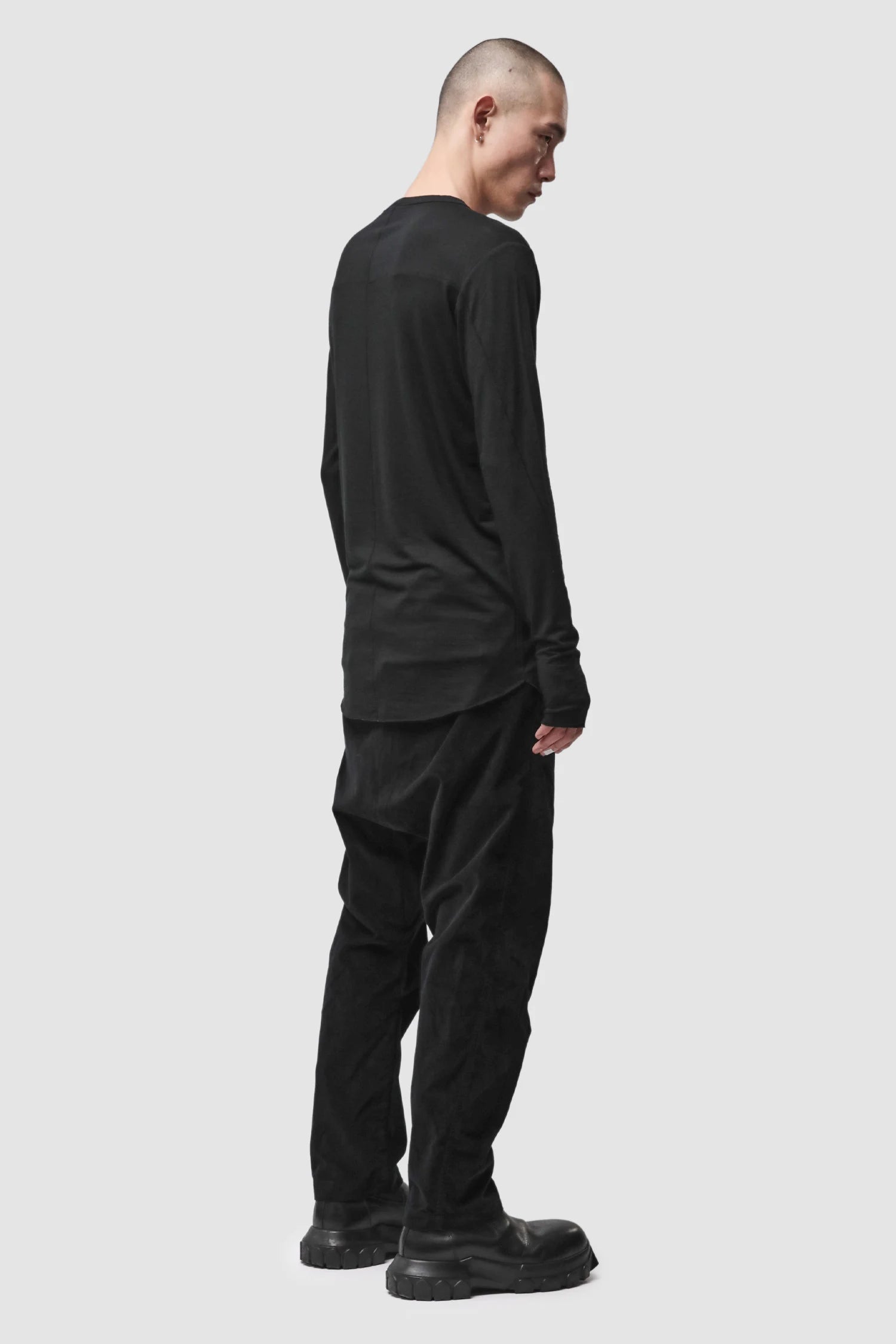 Thom Krom - Men’s Black Modal Cashmere Long Sleeve M-TS-961 model full back side view
