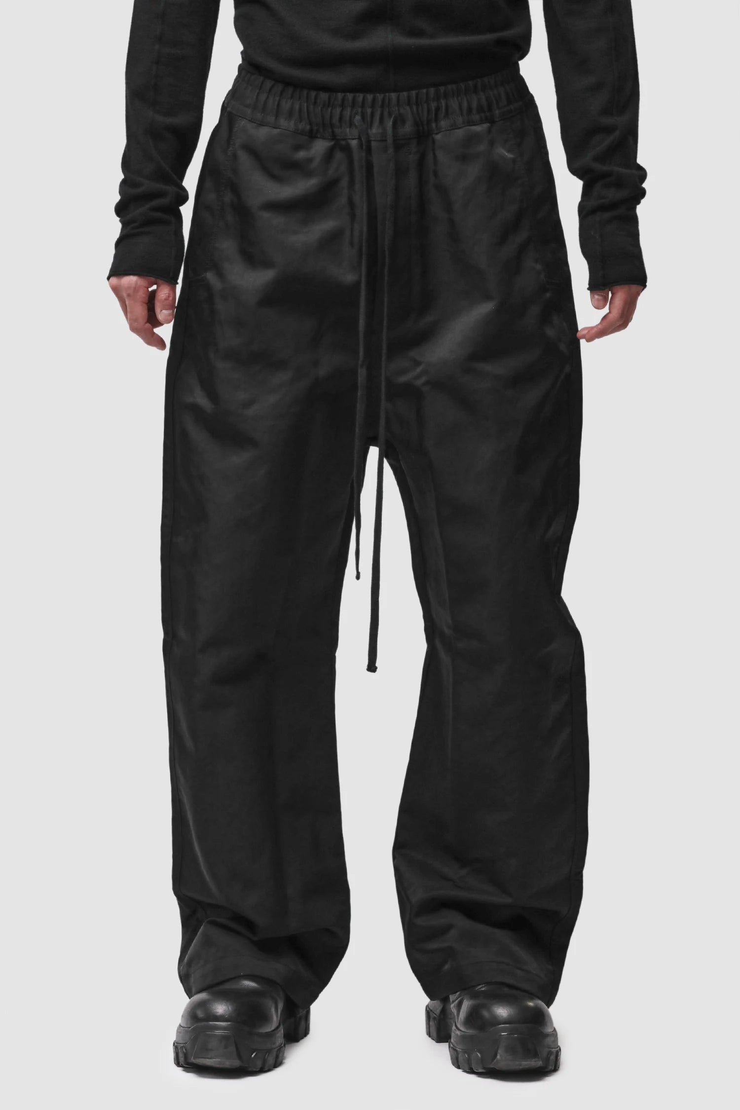 Thom Krom - Men’s Black Tech Woven Wide Leg Trousers M-P-63 model front view