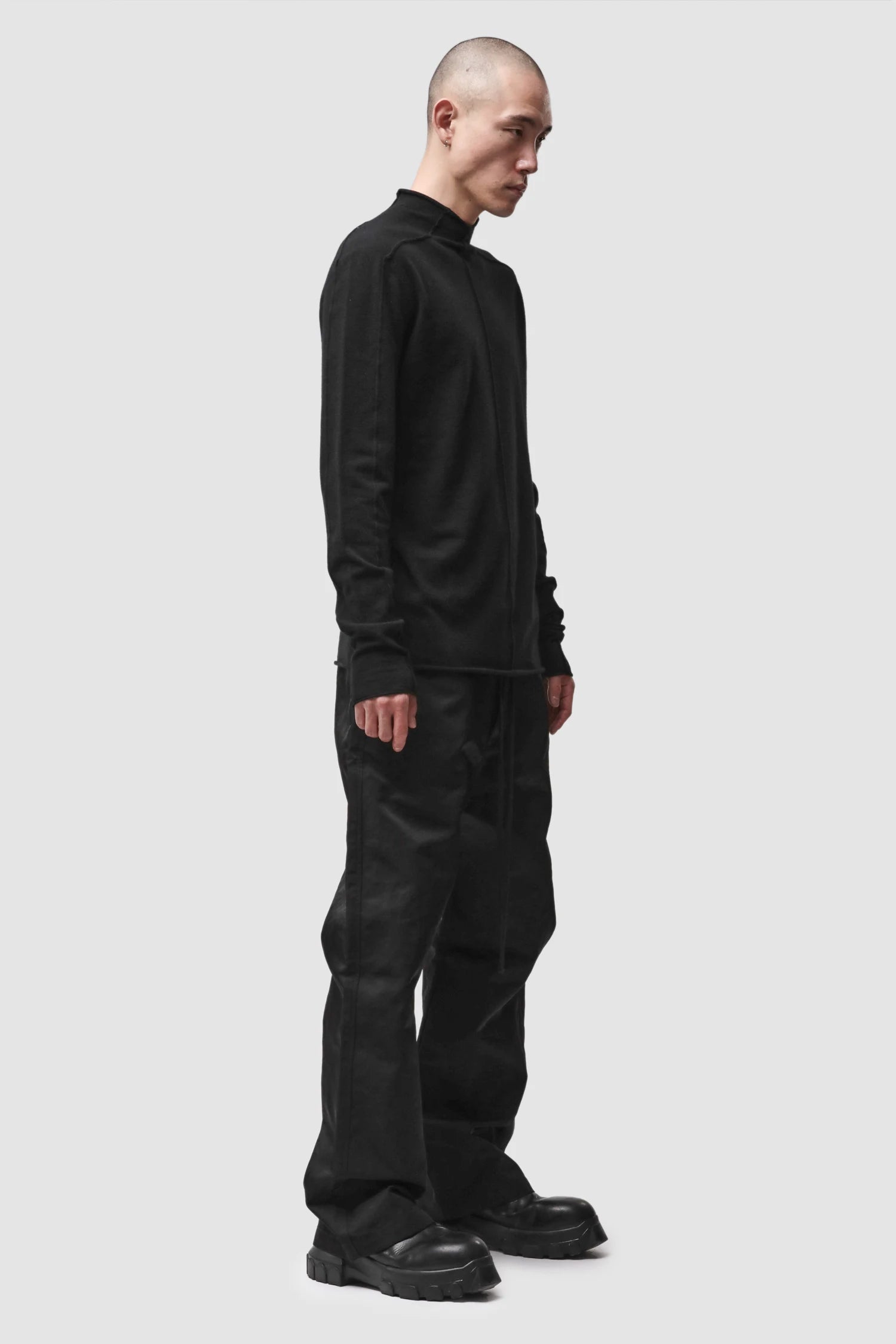 Thom Krom - Men’s Black Tech Woven Wide Leg Trousers M-P-63 model full side view