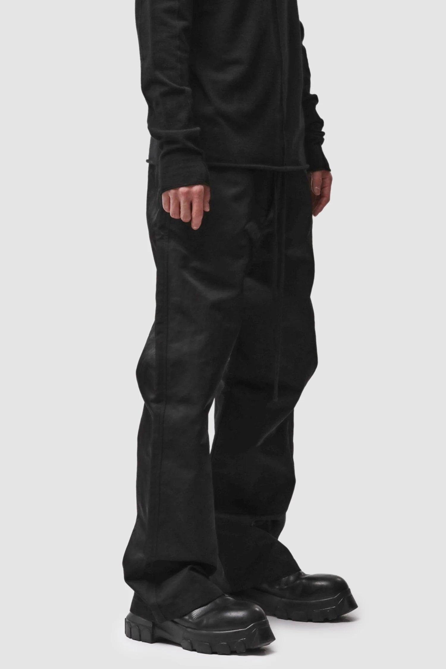Thom Krom - Men’s Black Tech Woven Wide Leg Trousers M-P-63 model side 2 view