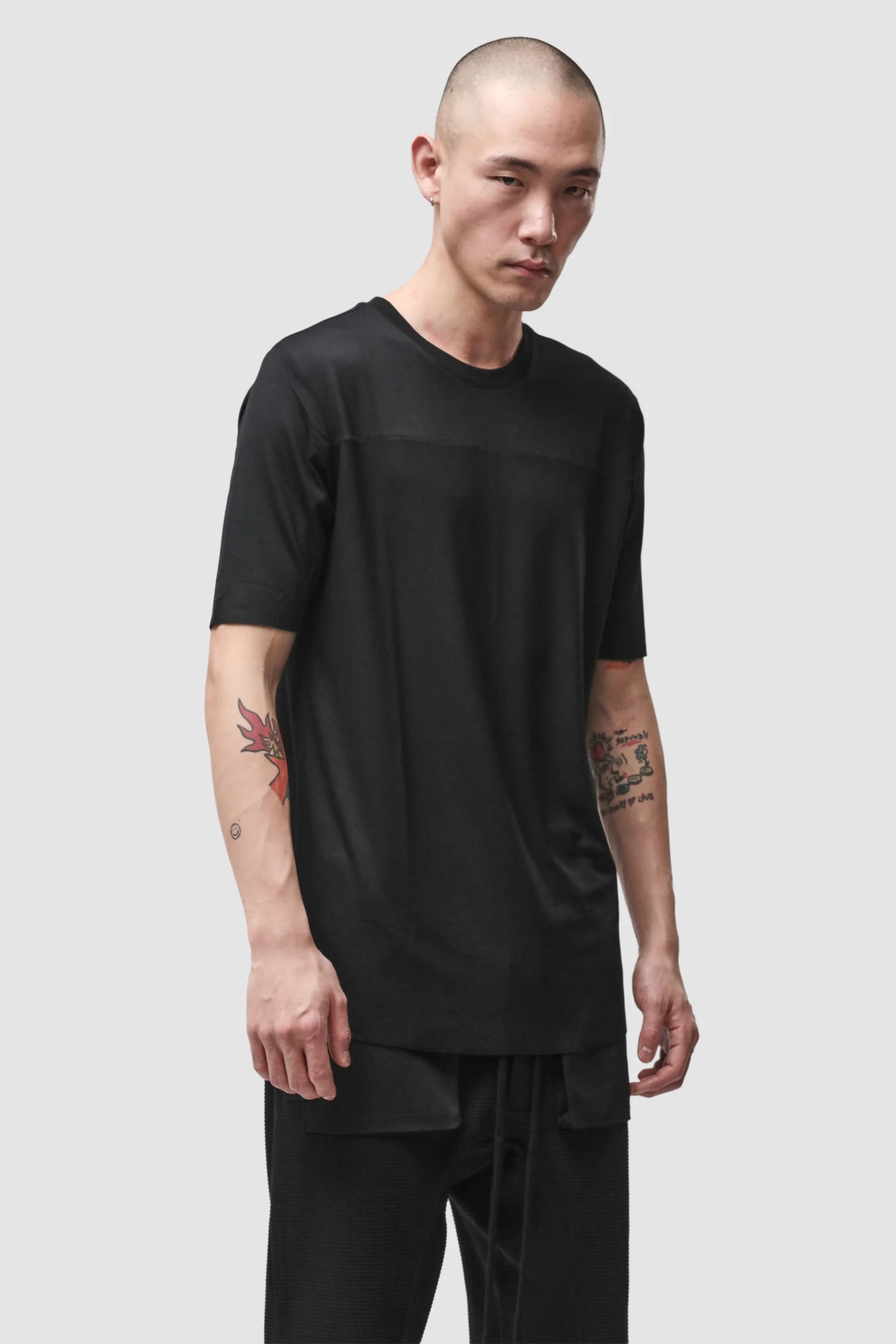 Thom Krom - Men’s Black Viscose Scar Stitch T-Shirt M-TS-973 model front side view