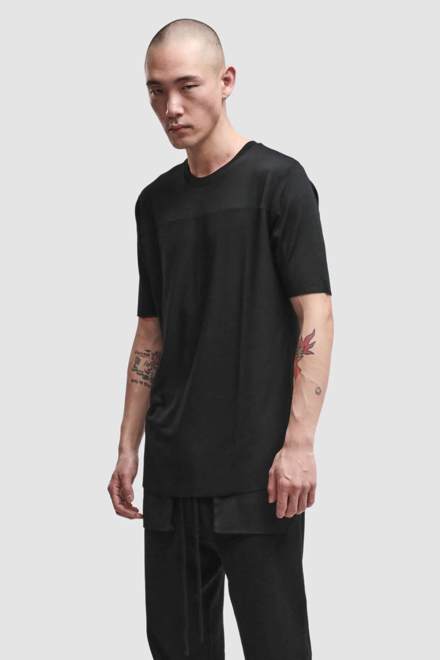 Thom Krom - Men’s Black Viscose Scar Stitch T-Shirt M-TS-973 model side view