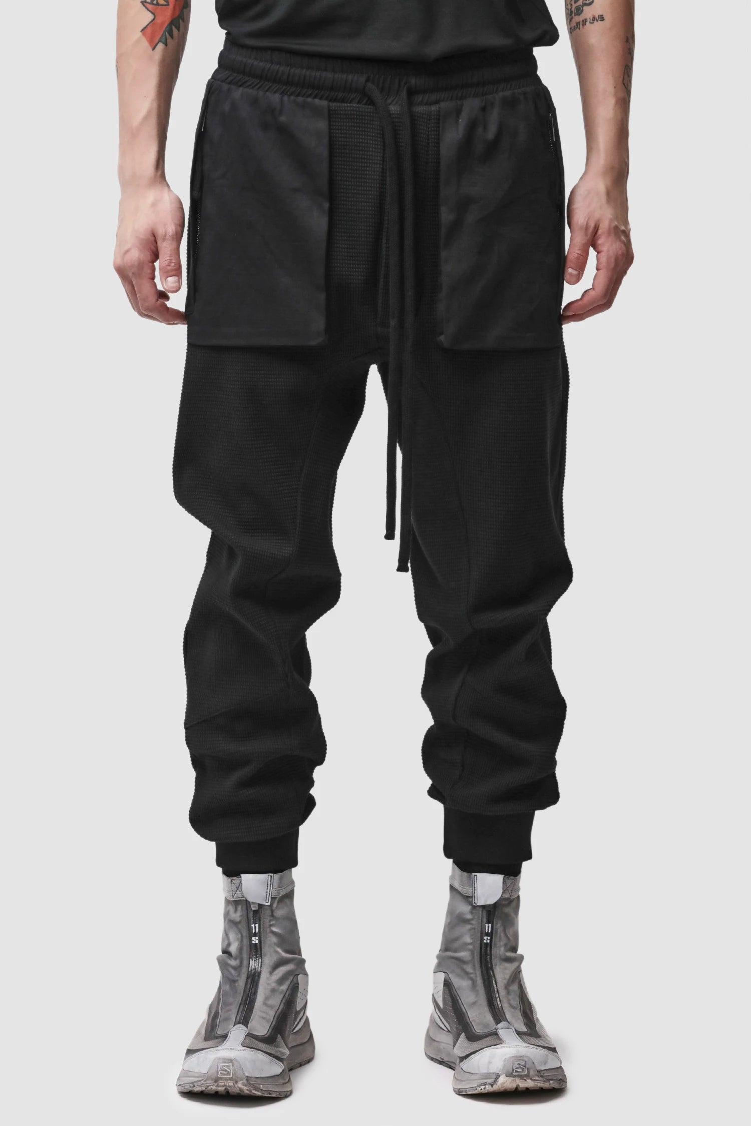 Thom Krom - Men’s Black Waffle Cotton Cargo Trousers M-ST-537 model front view