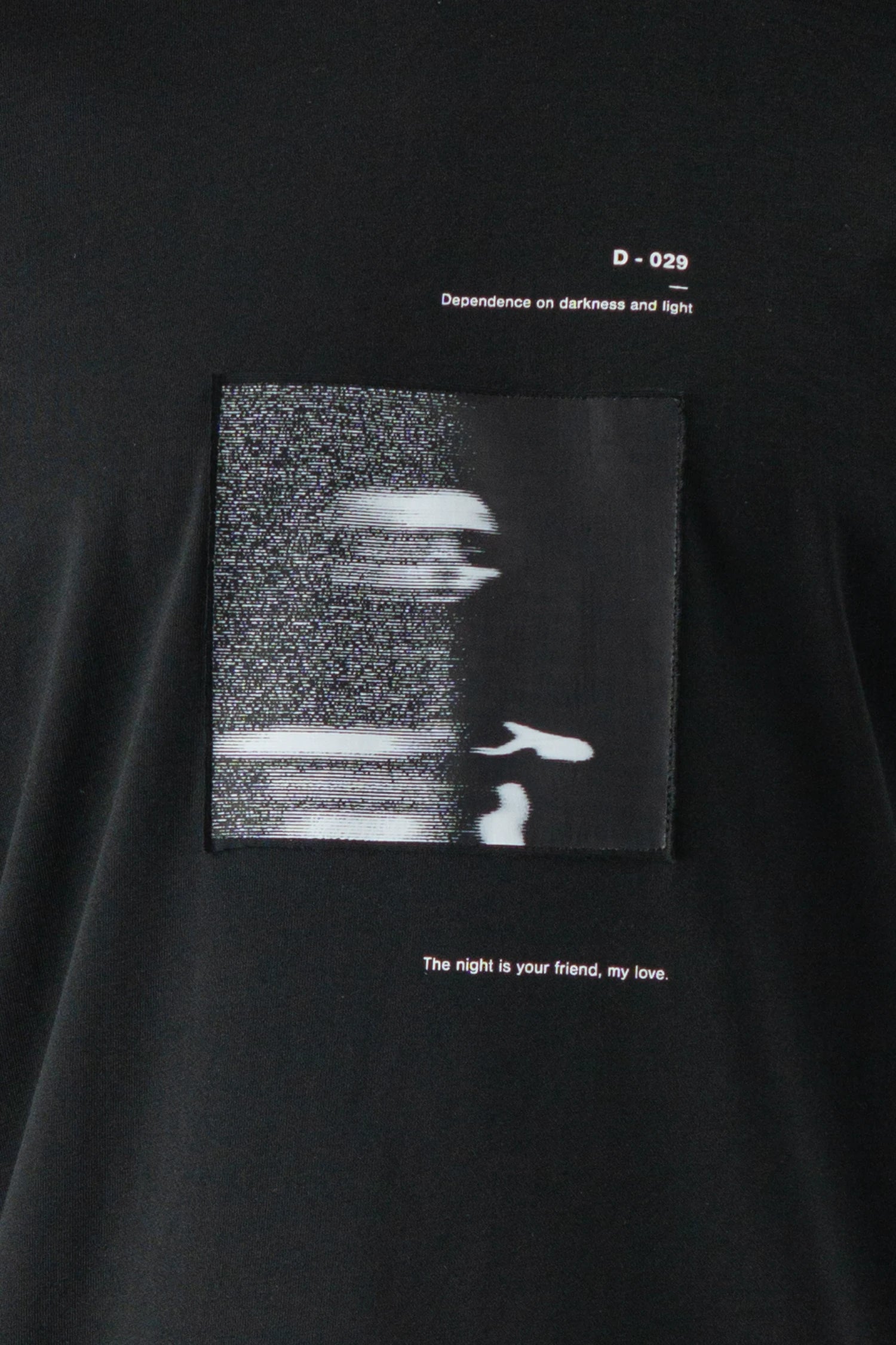 Thom Krom - patch detail view of black Loose Fit Cotton T-Shirt with Patch - M-TS-876