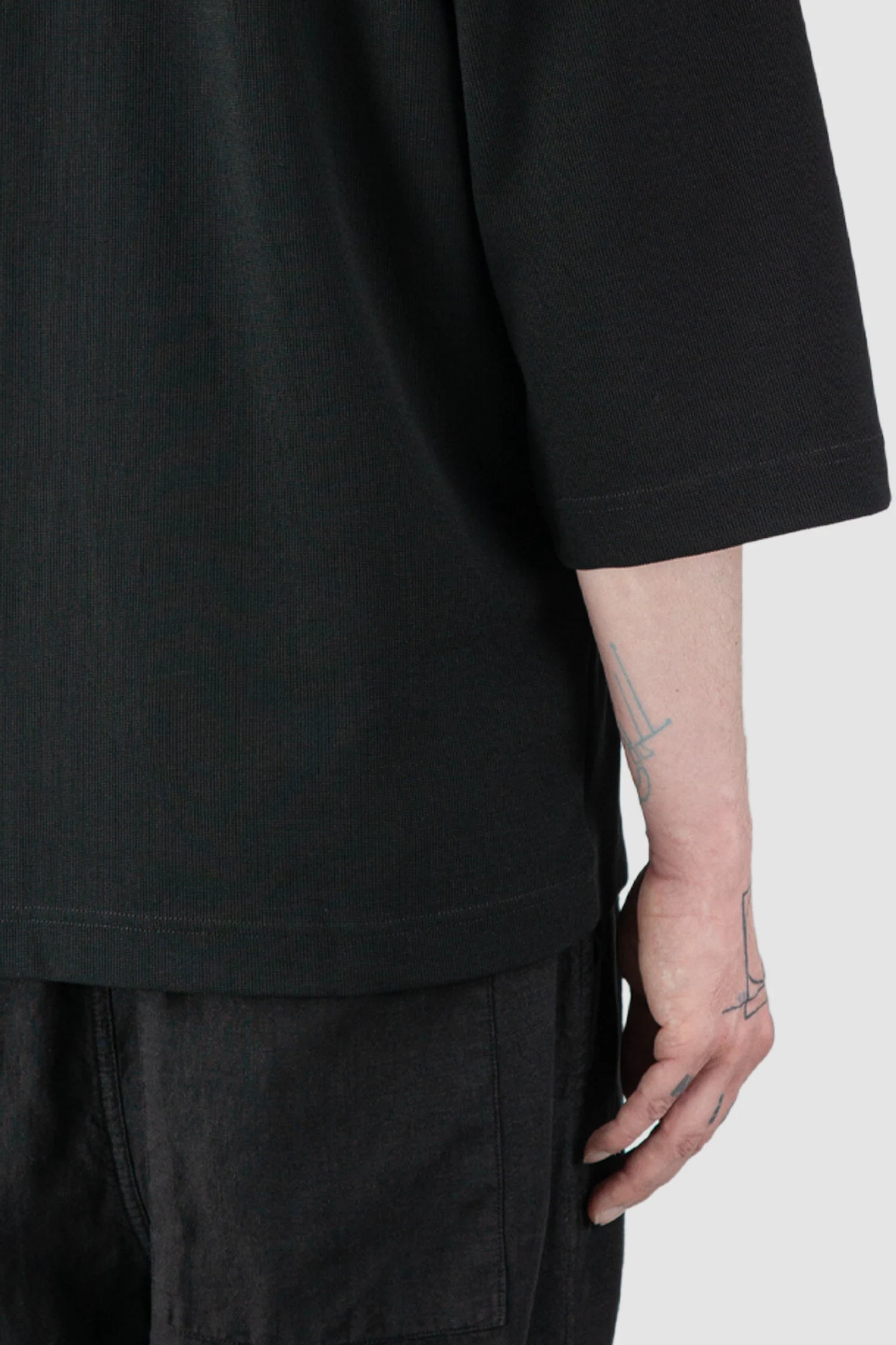 Thom Krom – Men's Black Boxy Structured Cotton T-Shirt - arm detail view