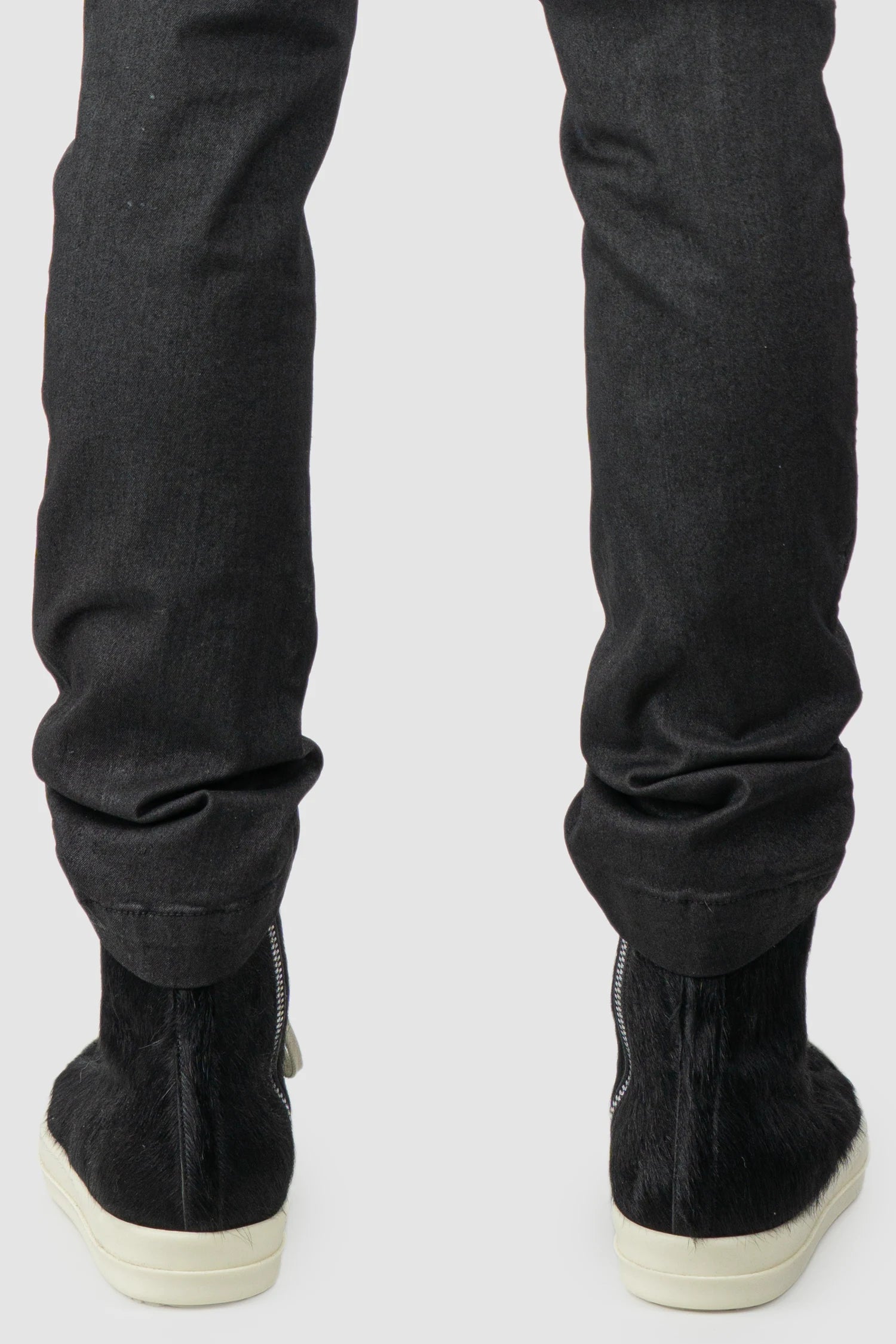 Thom Krom – Men's Black Coated Slim Fit Denim Jeans - hem detail view
