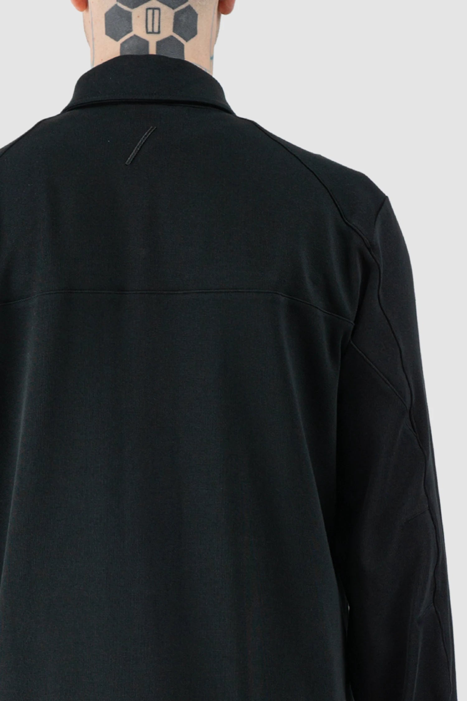 Thom Krom – Men's Black Cotton Jersey Overshirt - neck detail view