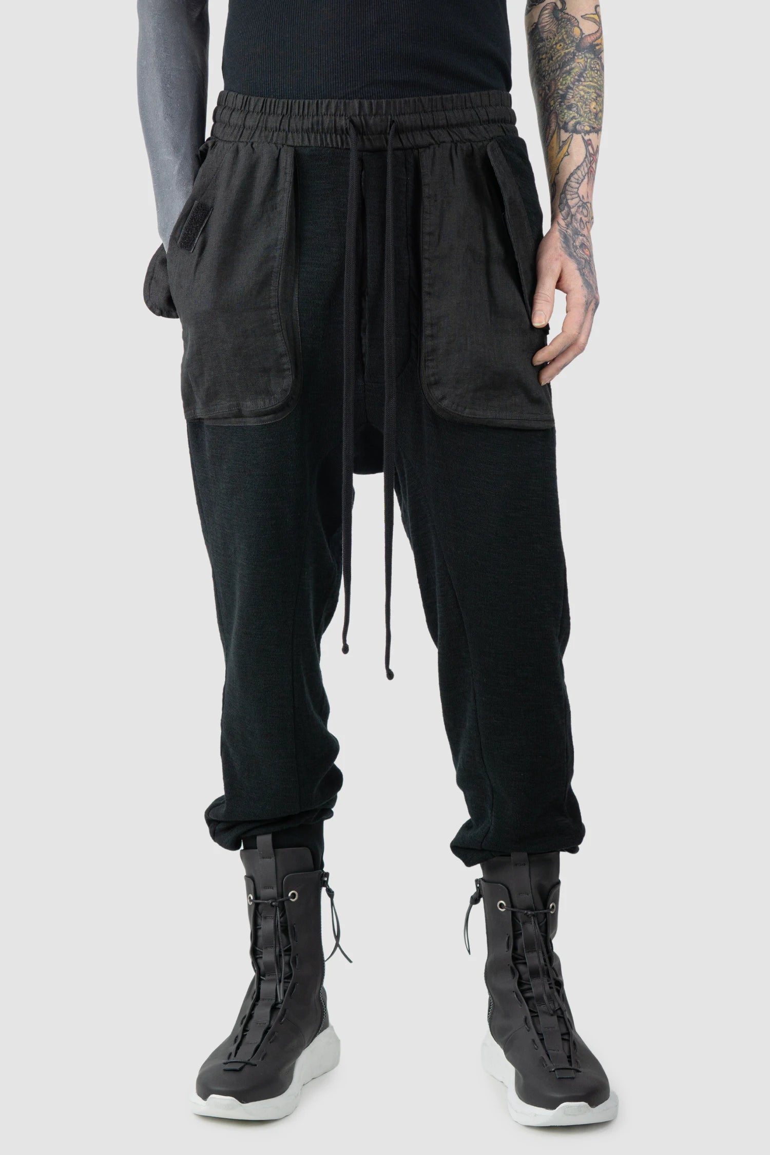 Thom Krom - Men’s Black Linen Patch Pocket Cargo Sweatpants M-ST-523 model front relaxed view