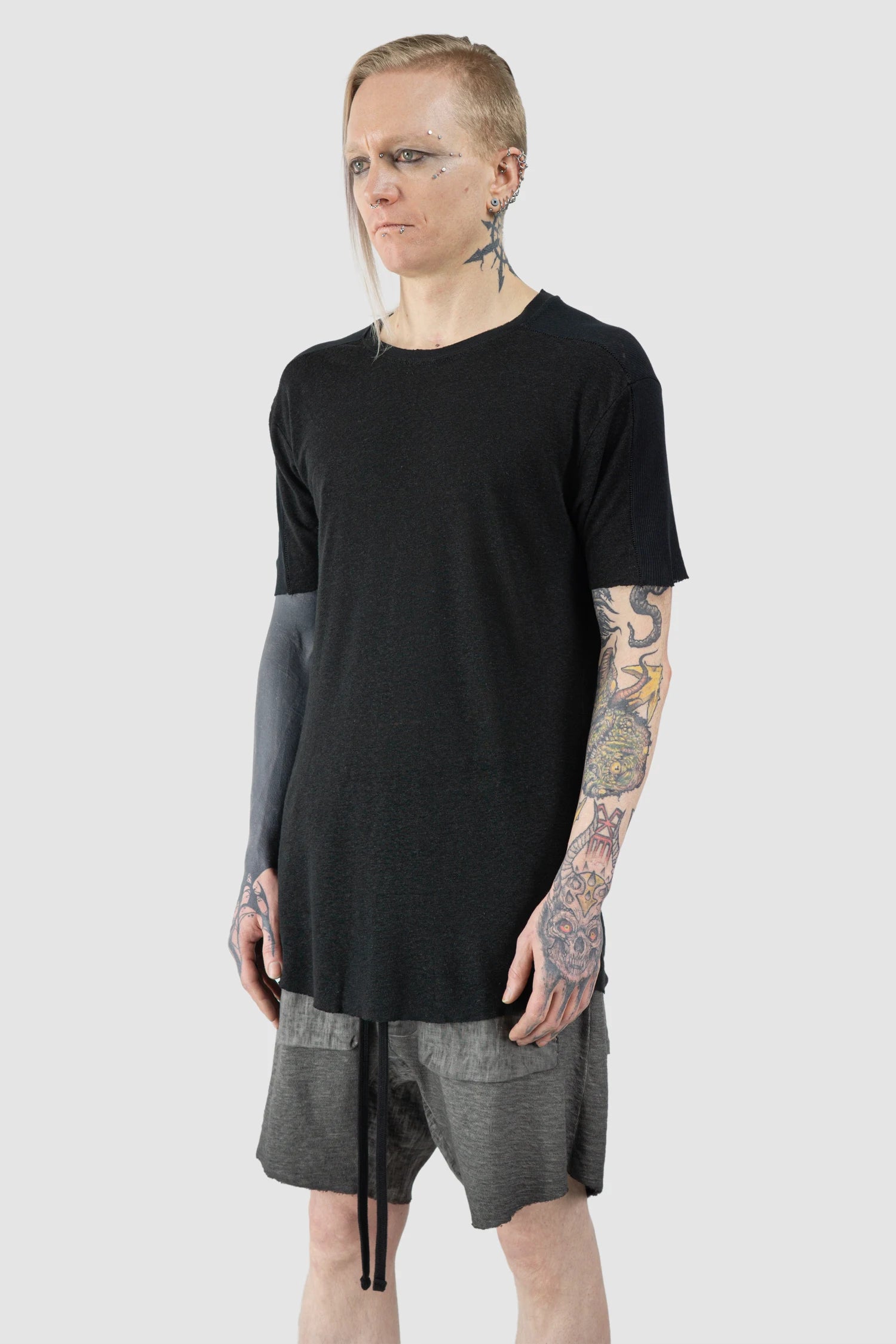 Thom Krom - Men’s Black Linen-Viscose Mix Jersey T-Shirt M-TS-927 model front side view