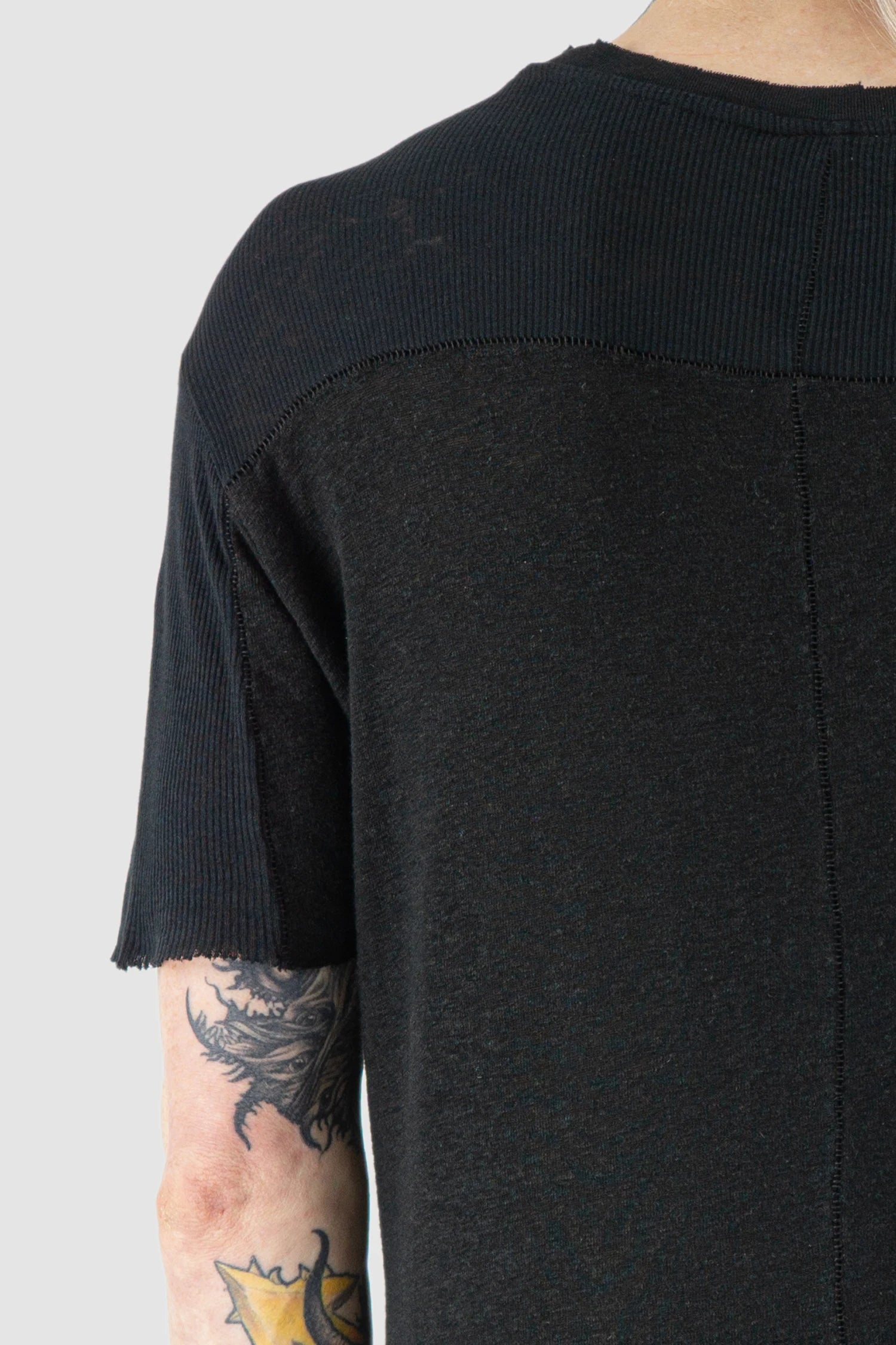 Thom Krom - Men’s Black Linen-Viscose Mix Jersey T-Shirt M-TS-927 shoulder detail view