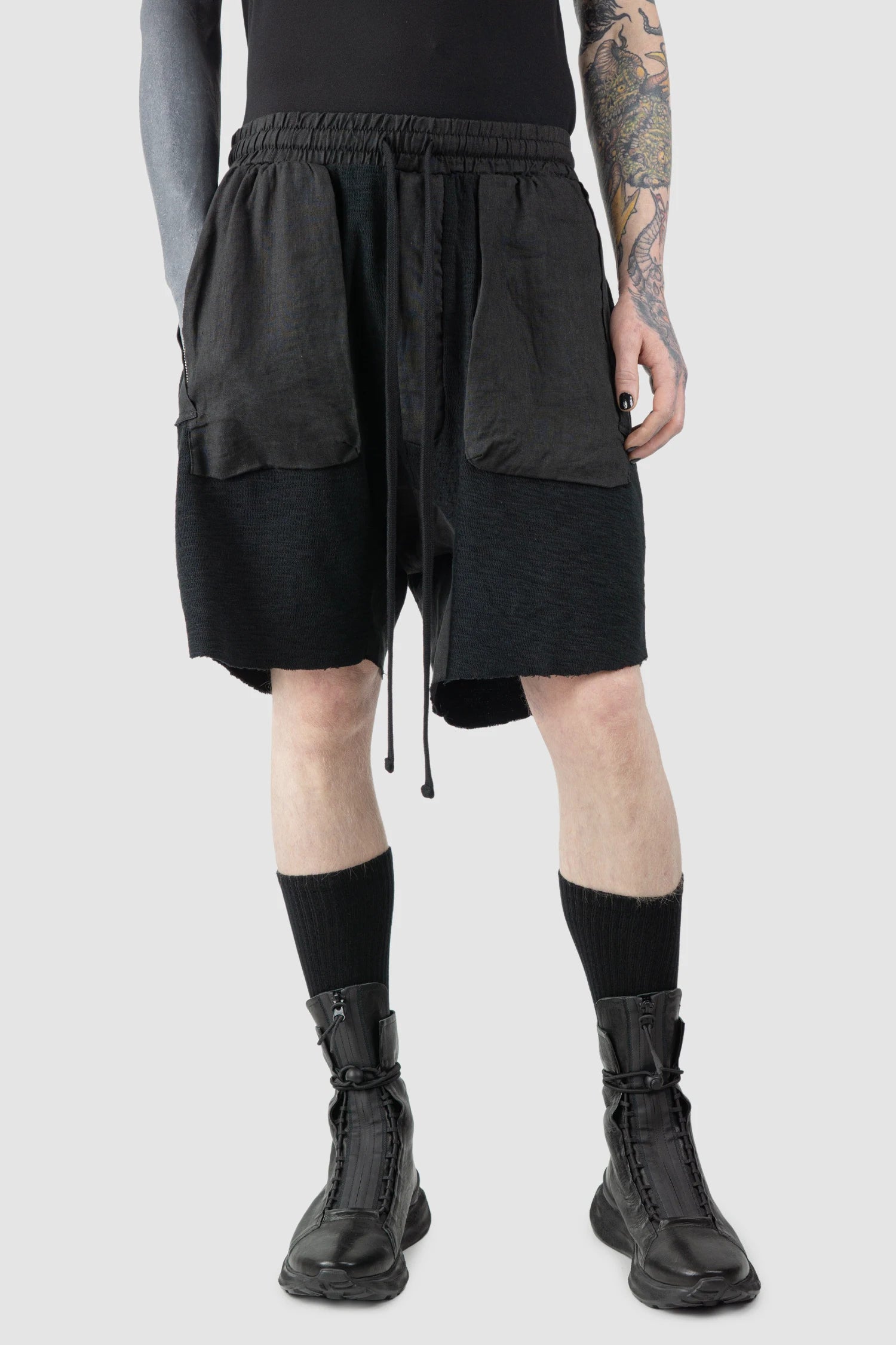 Thom Krom - Men’s Black Patch Pocket Cotton Cargo Shorts M-ST-515 model front relaxed view