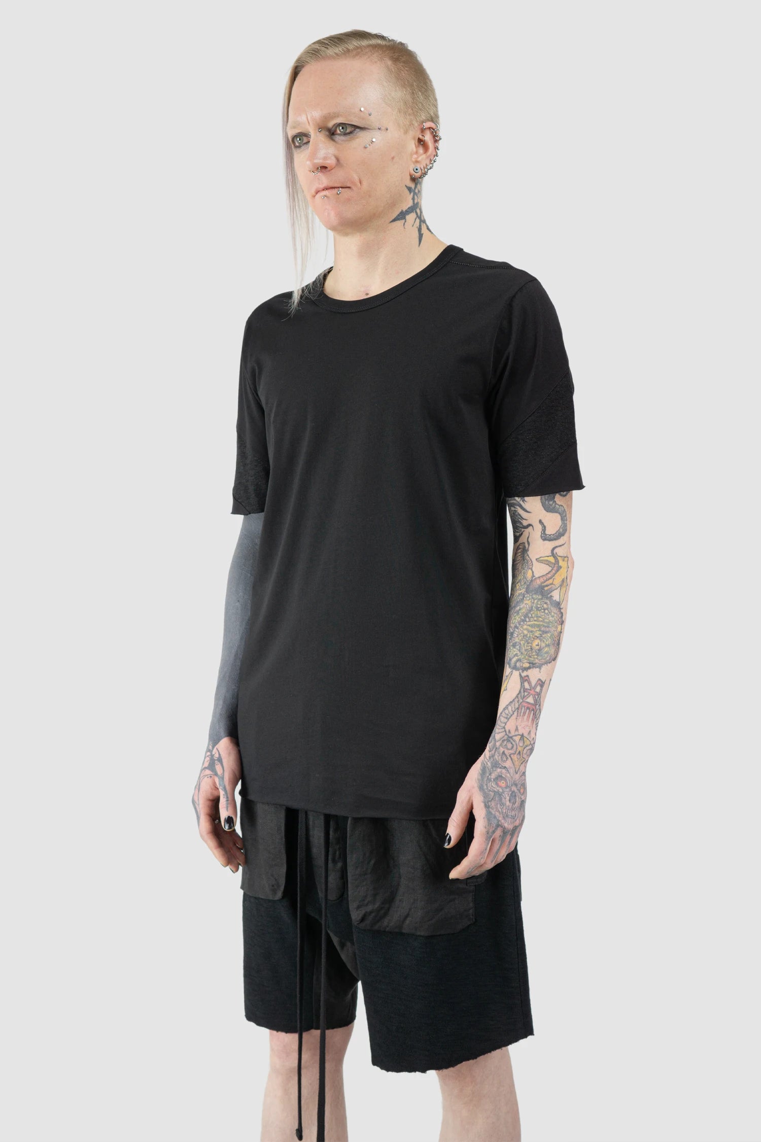 Thom Krom - Men’s Black Shoulder Panel Cotton T-Shirt M-TS-926 model front side view