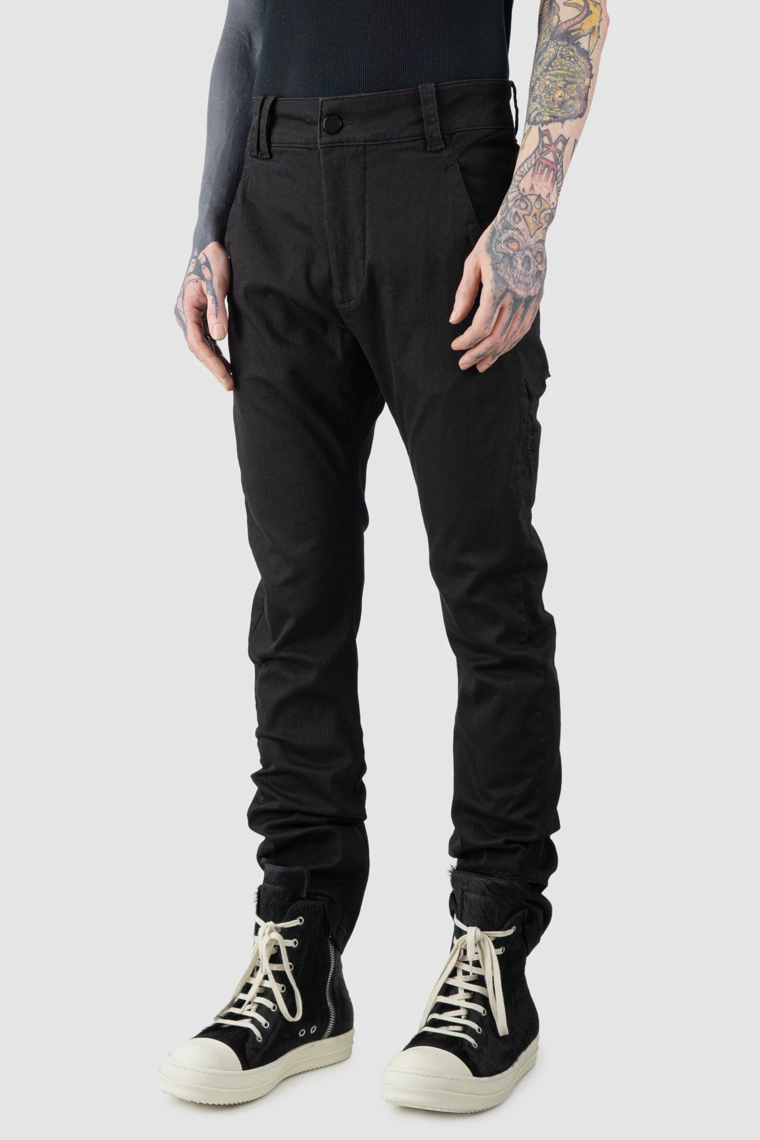 Thom Krom - Men’s Black Stretch Cotton Denim Trousers M-T-102 model front side view