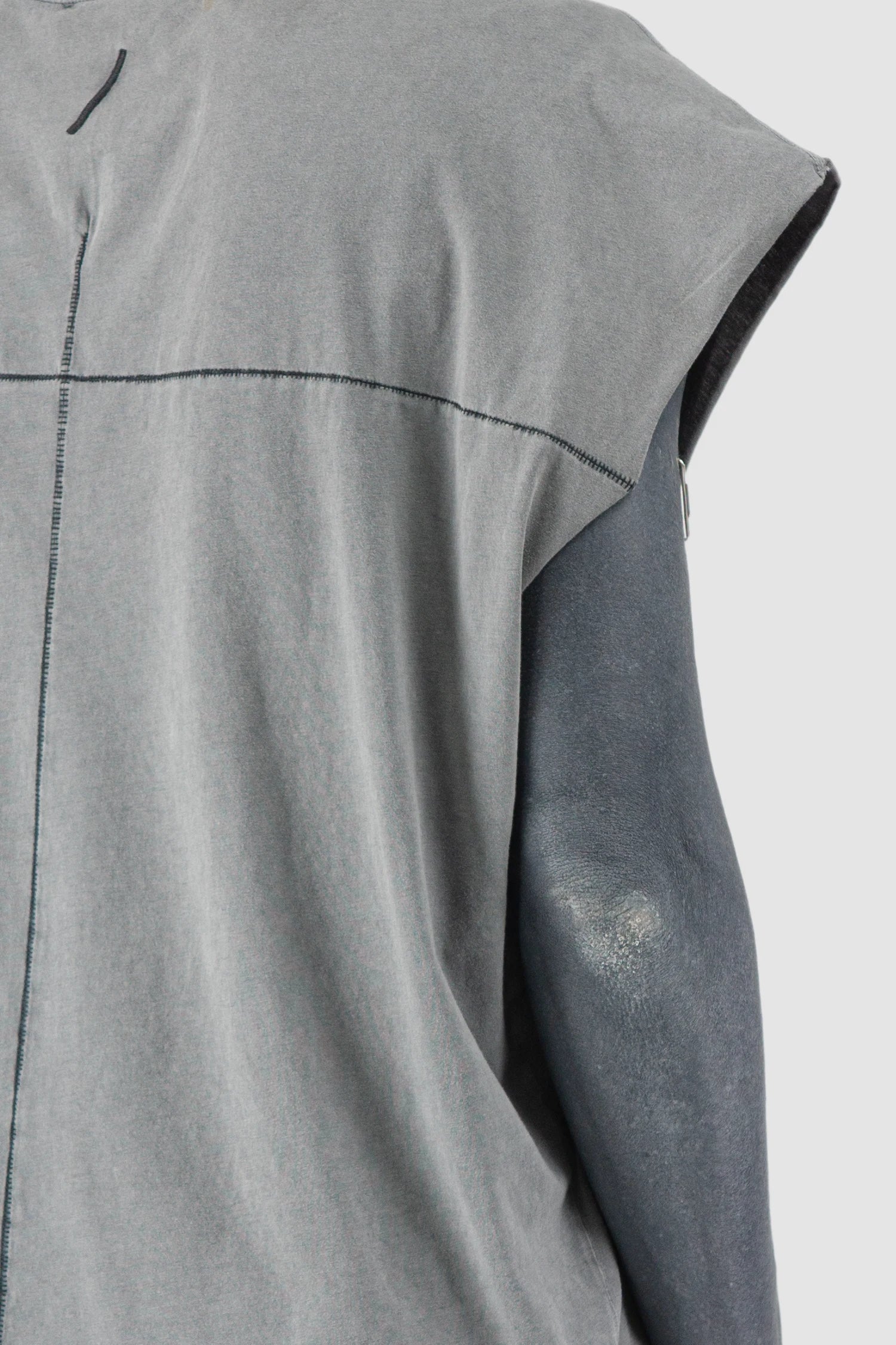Thom Krom - Men’s Grey Oversized Round Neck Tank Top M-TS-925 model shoulder detail view
