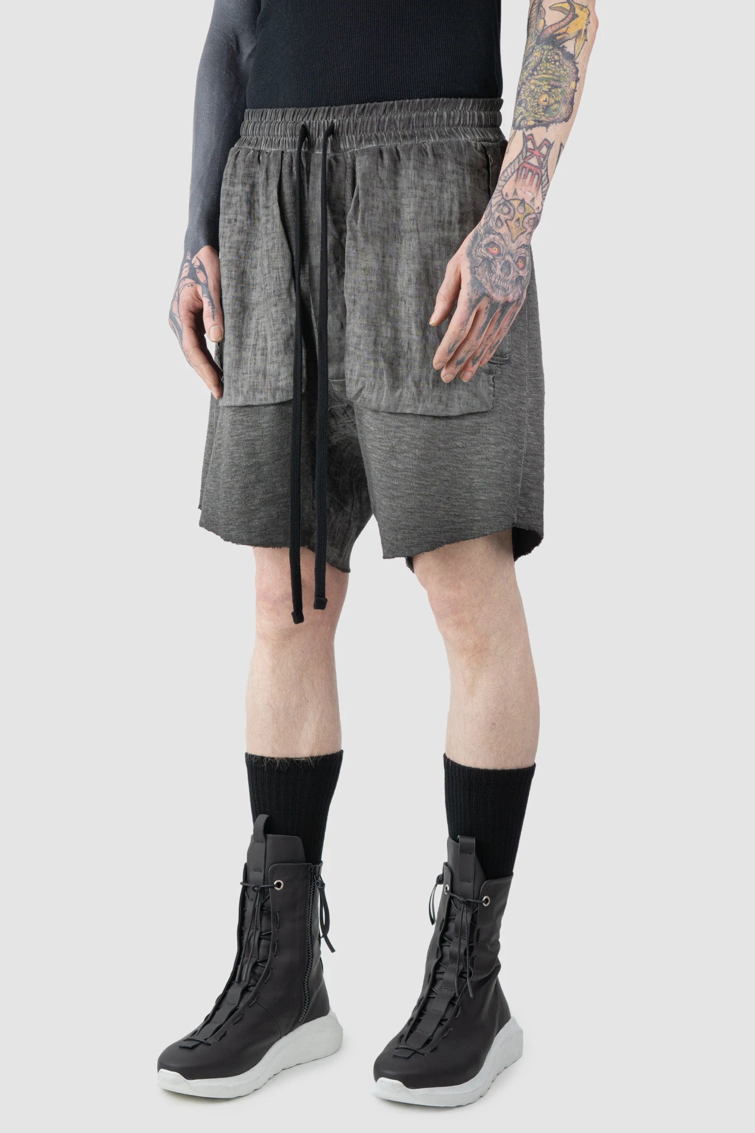 Thom Krom - Men’s Grey Patch Pocket Cotton Cargo Shorts M-ST-515 model front side view