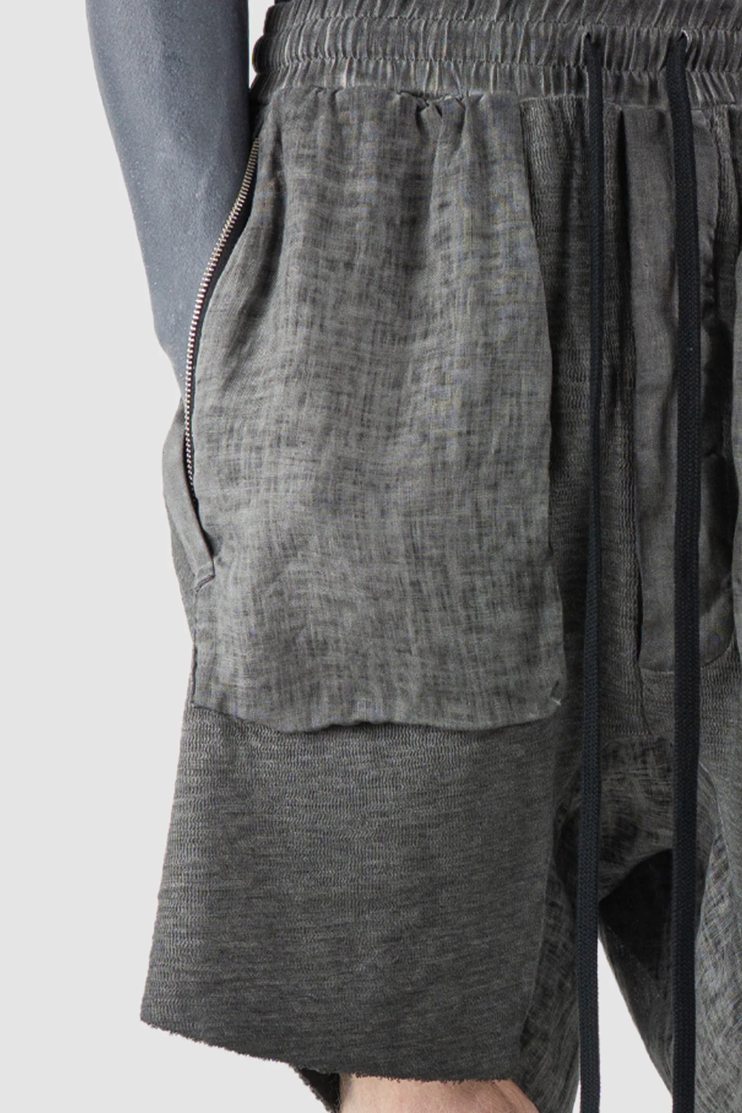 Thom Krom - Men’s Grey Patch Pocket Cotton Cargo Shorts M-ST-515 pocket detail view