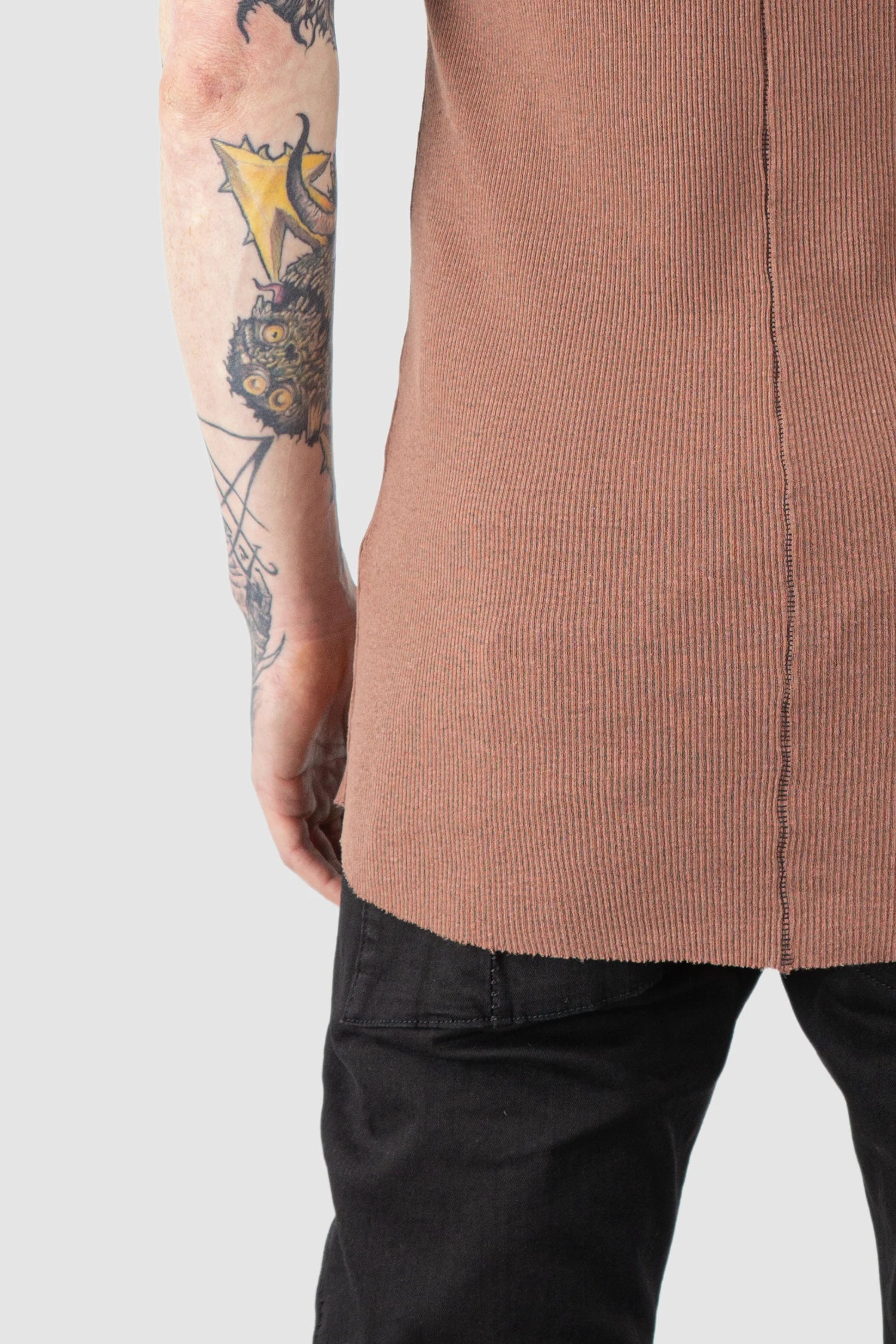 Thom Krom - Men’s Red Cotton-Linen Rib Singlet Tank Top M-TS-947 hem detail view