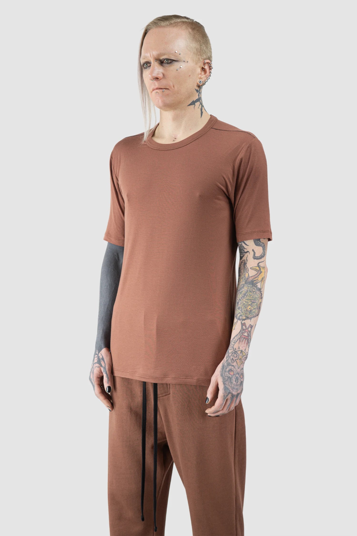 Thom Krom - Men’s Red Modal Stretch Jersey T-Shirt M-TS-938 model front side view