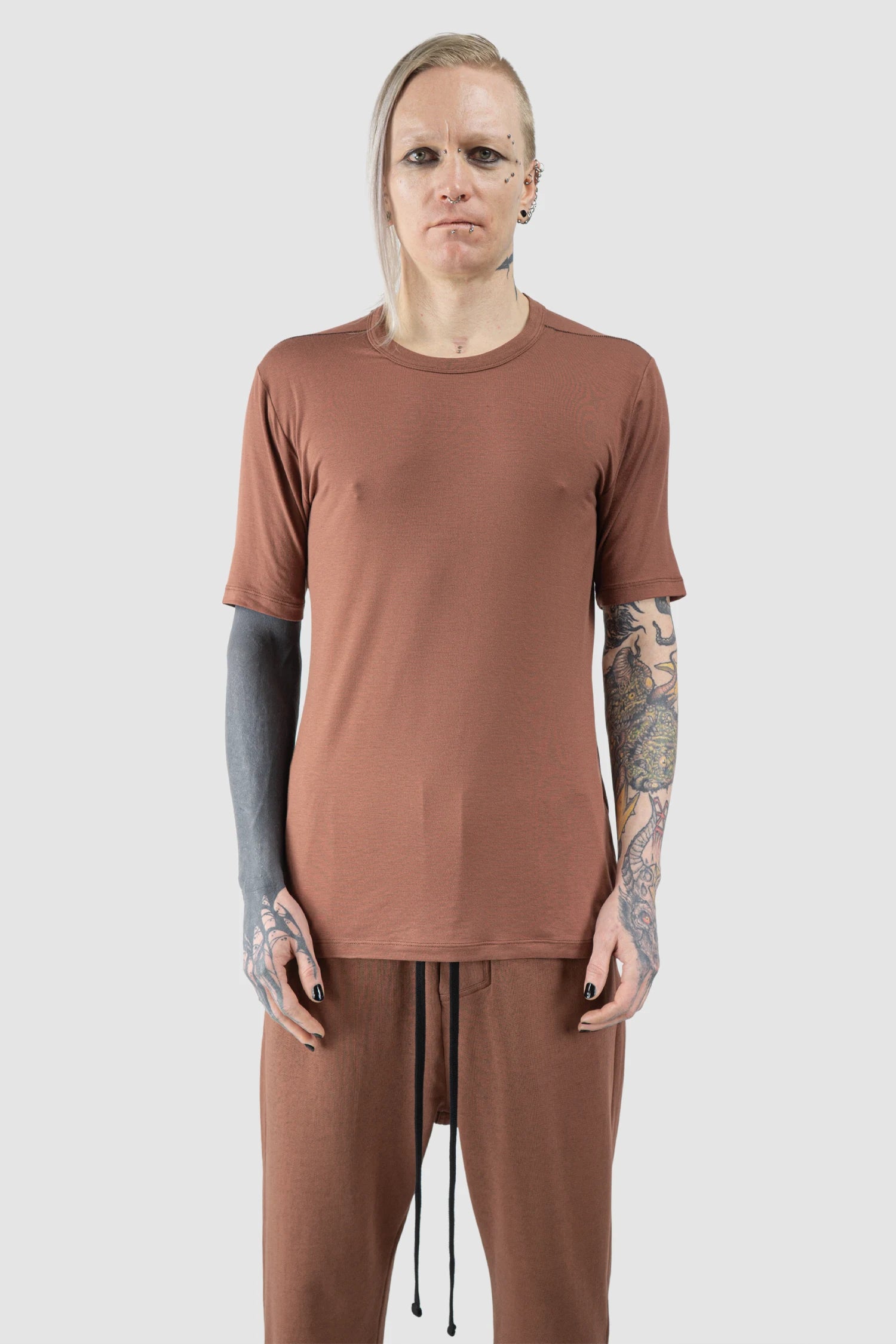 Thom Krom - Men’s Red Modal Stretch Jersey T-Shirt M-TS-938 model front view