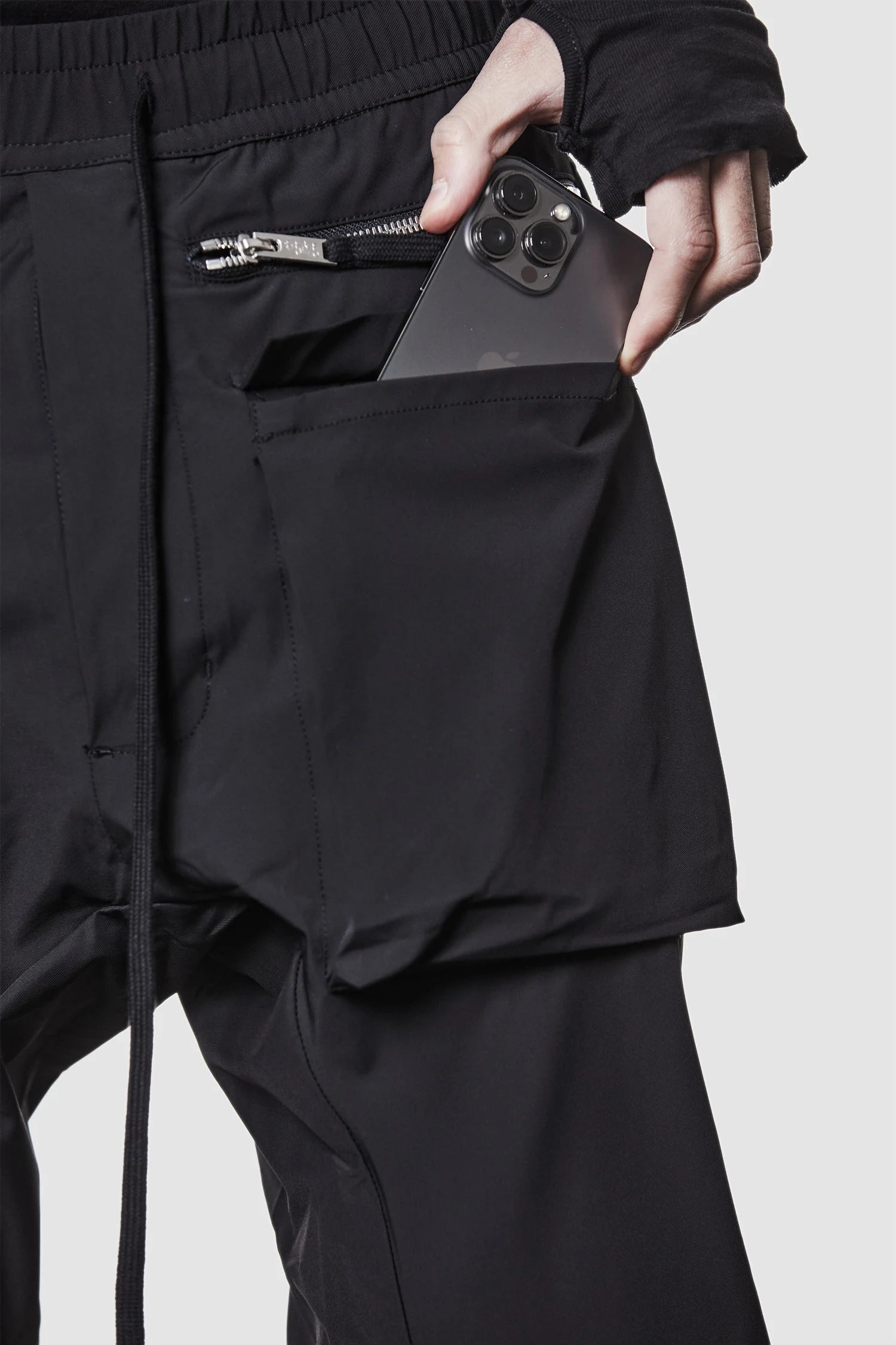 Thom Krom - pocket detail view of black Front Pocket Woven Stretch Cargo Trousers - M-P-27