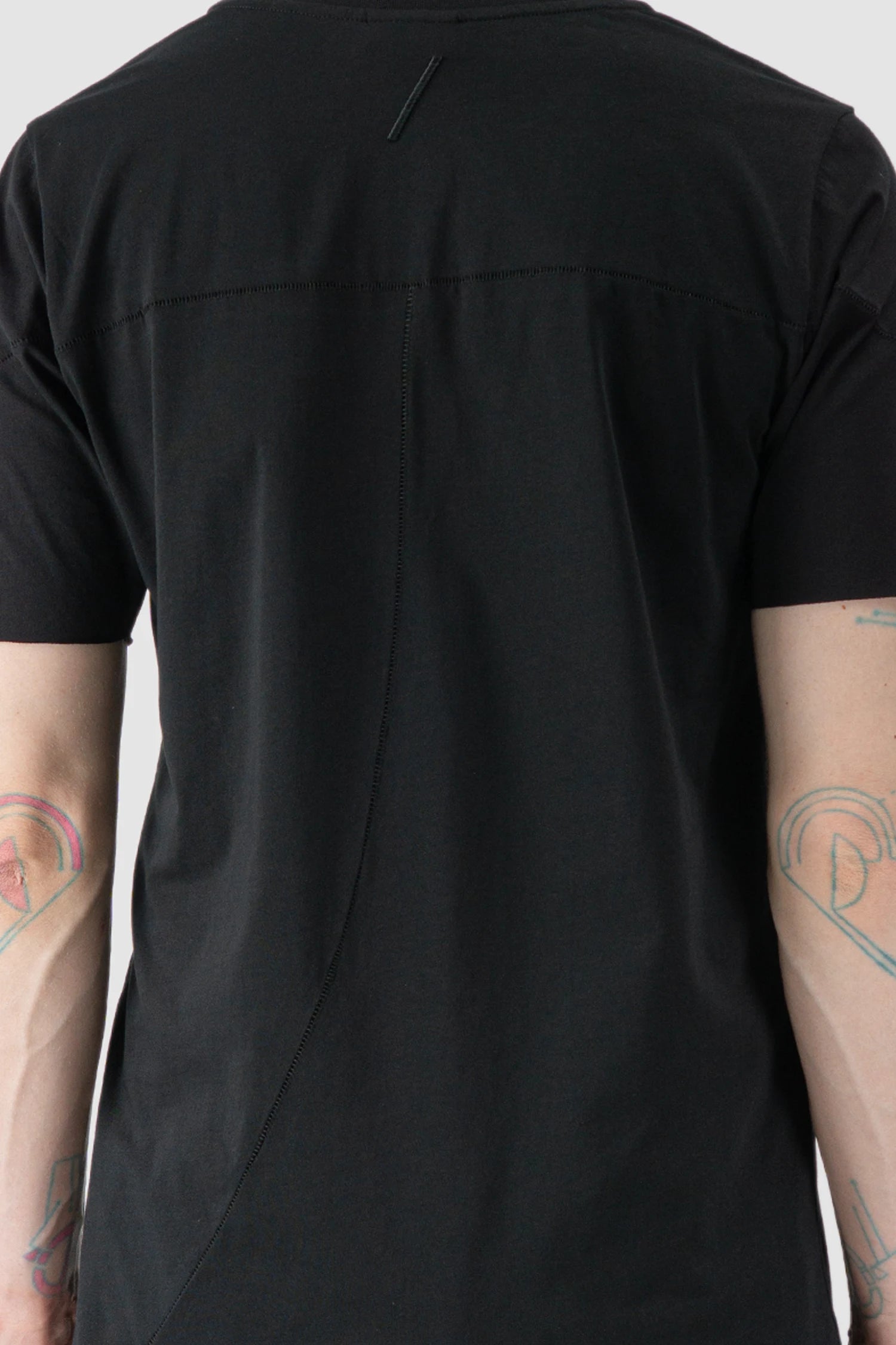 Thom Krom - model back detail view of black Slim Fit Raw Hem Cotton T-Shirt - M-TS-872