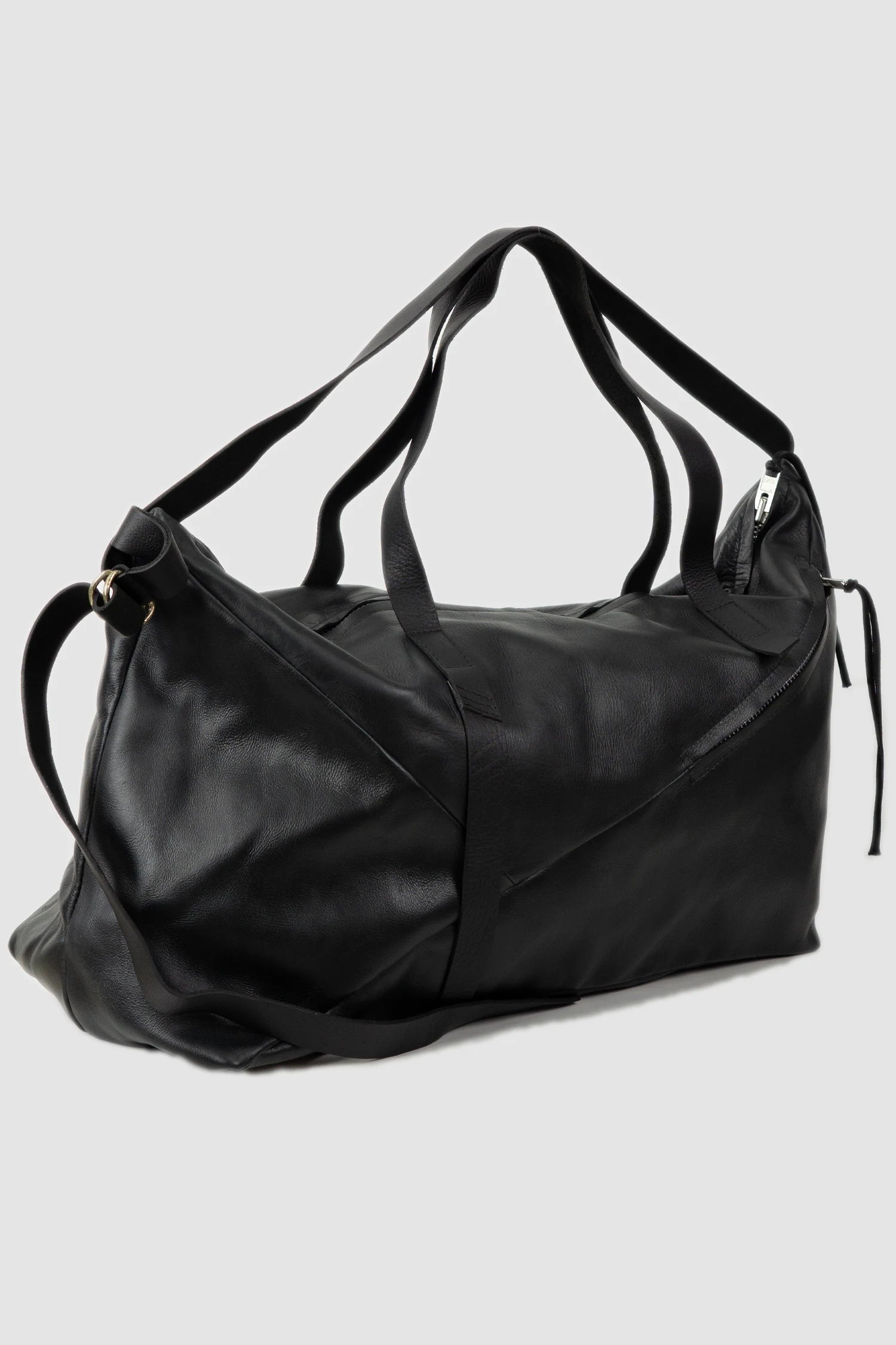 Werkschwarz - zip detail of black Soft Cow Leather Weekender Bag Cabin 1P